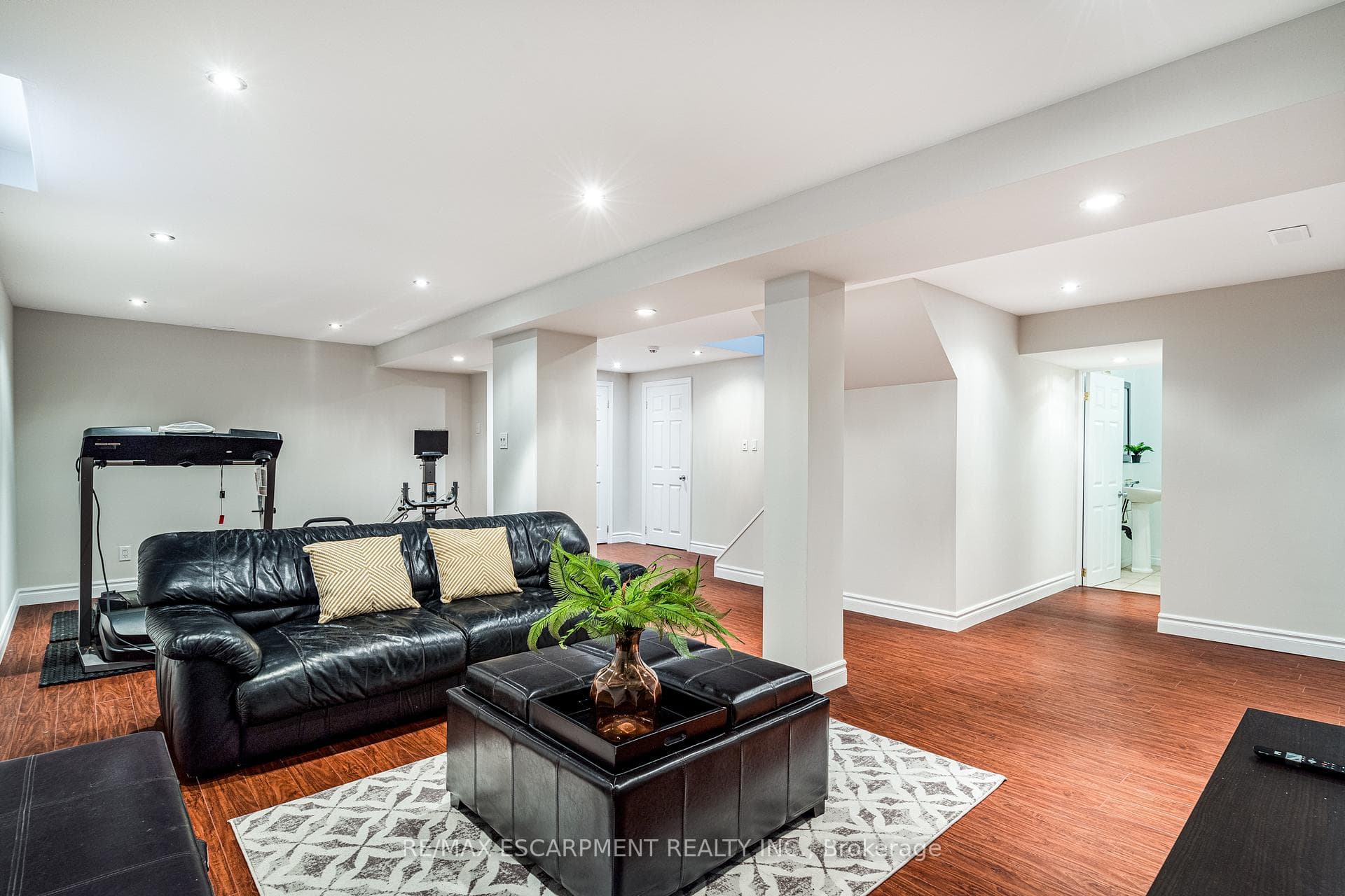 2120 Madden Boulevard photo 27