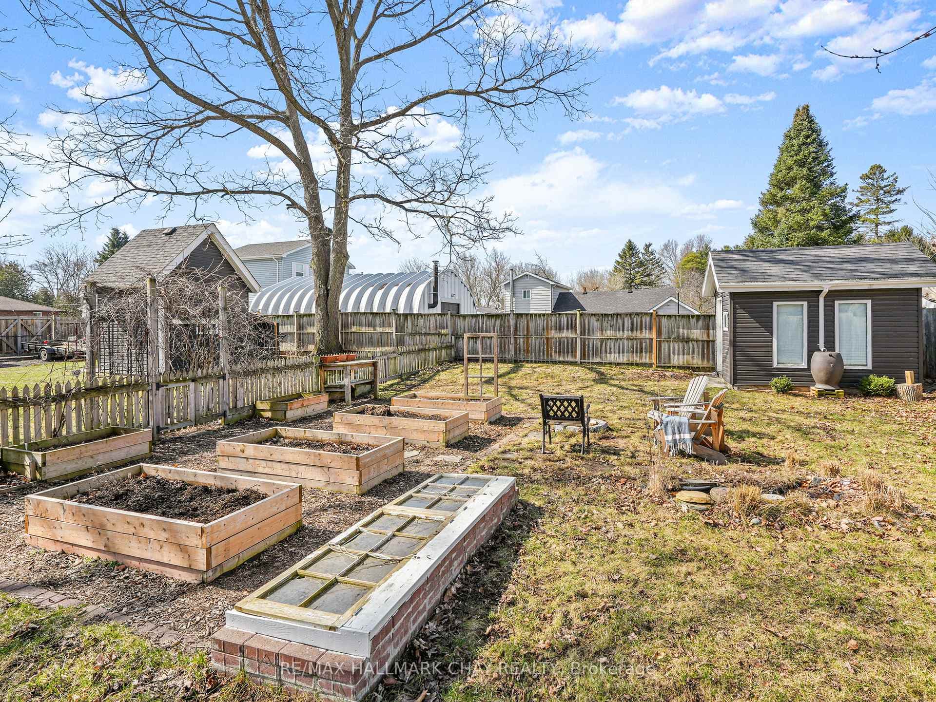 77 Simcoe Street photo 34