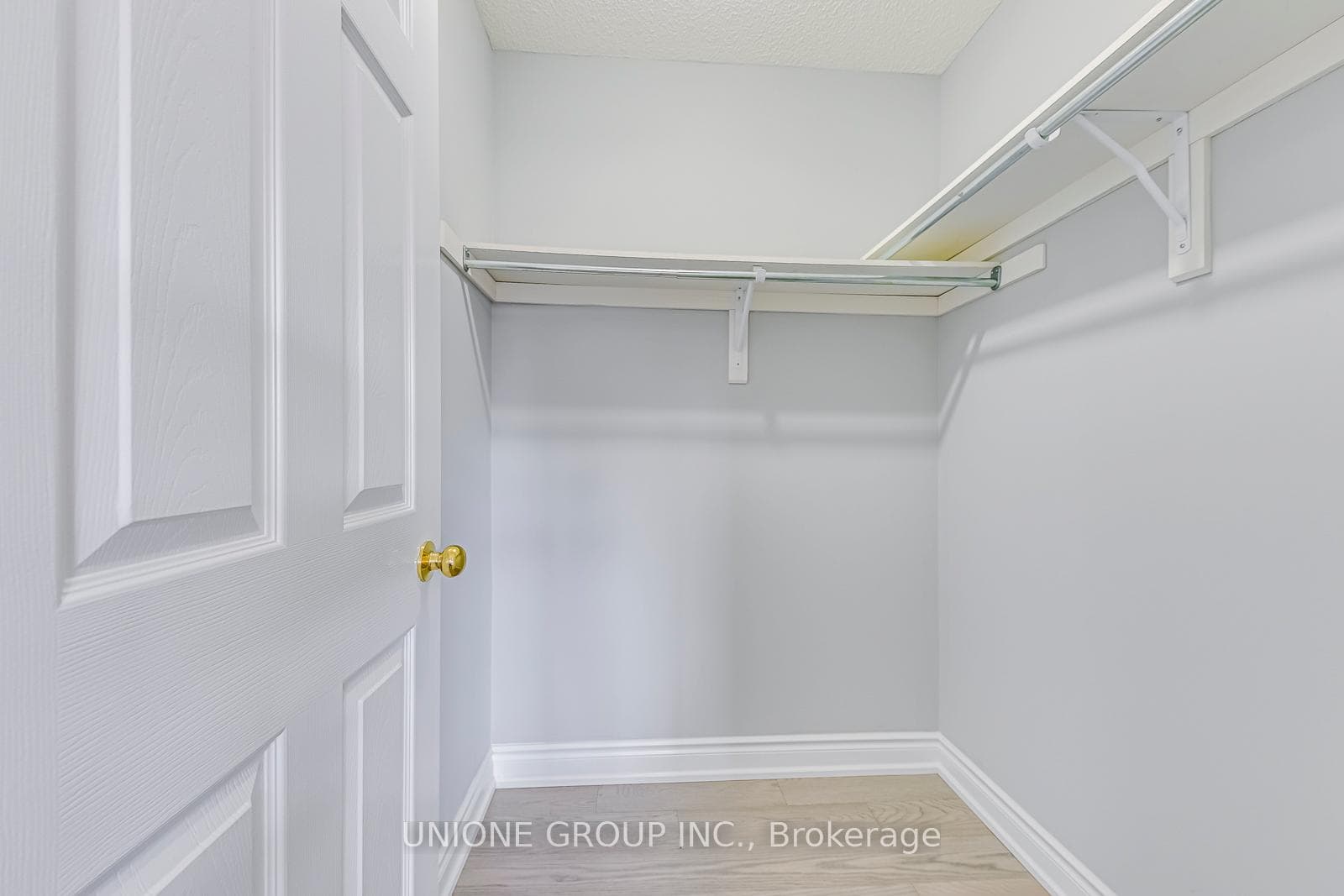 5548 Capri Gate photo 26
