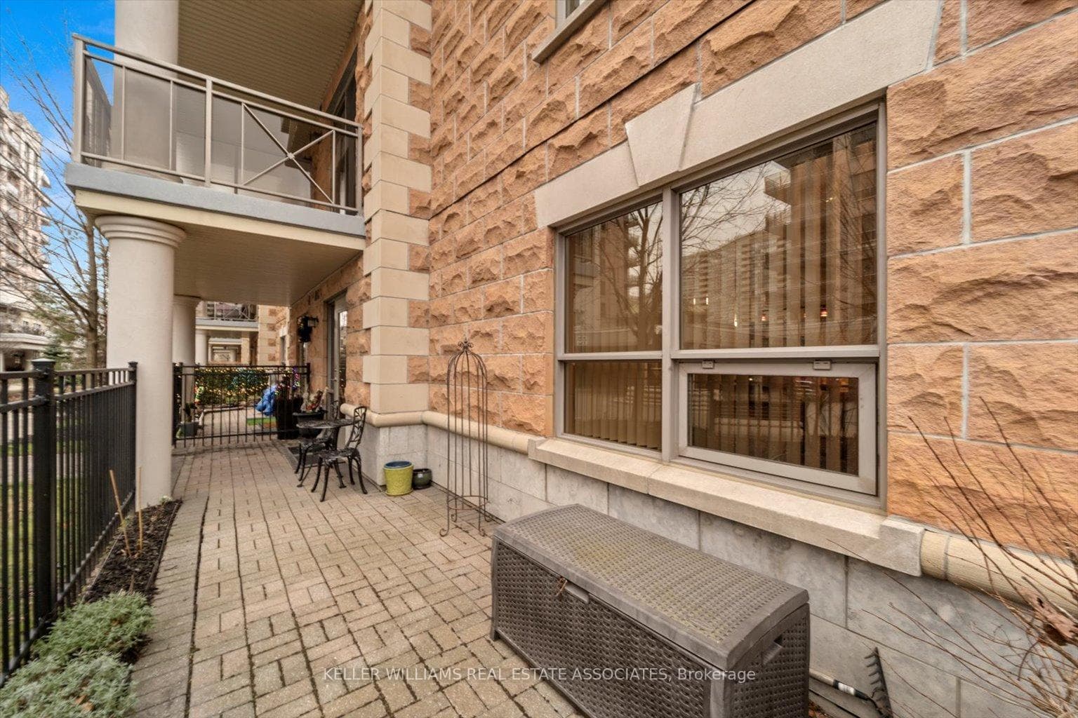 830 Scollard Court Unit 114 photo 33