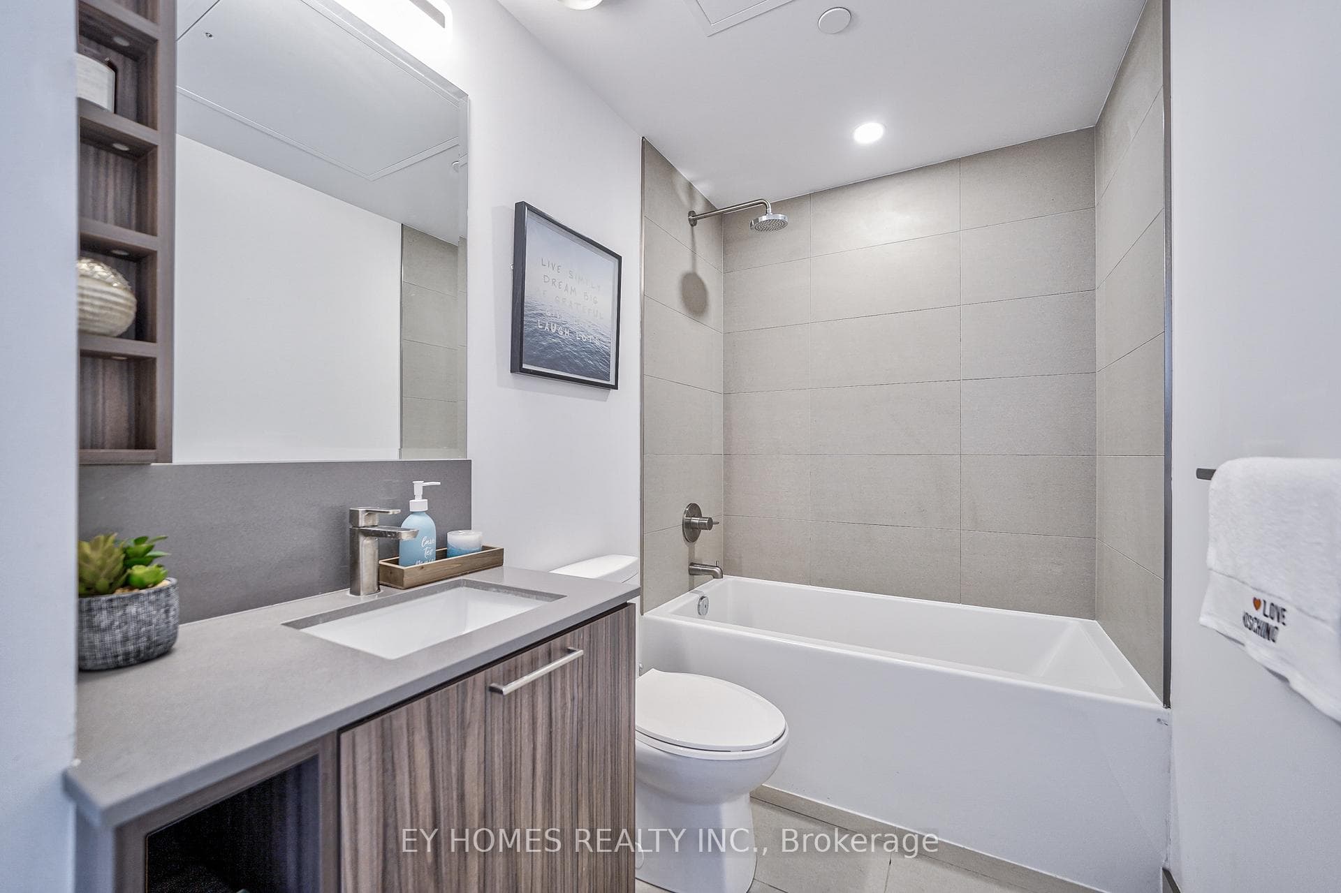19 Western Battery Road Unit PH16 photo 13