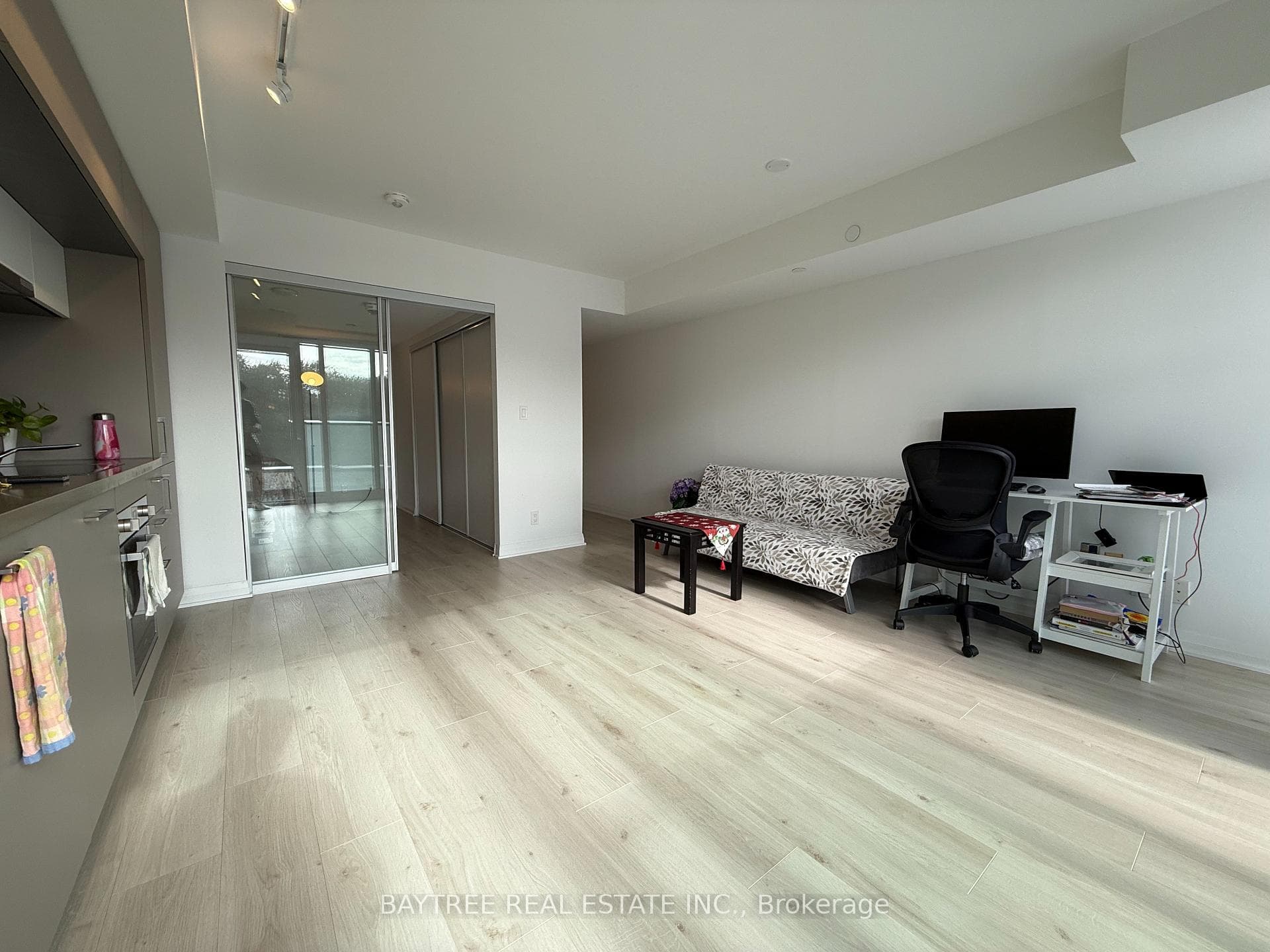 99 Foxbar Road Unit 411 photo 1