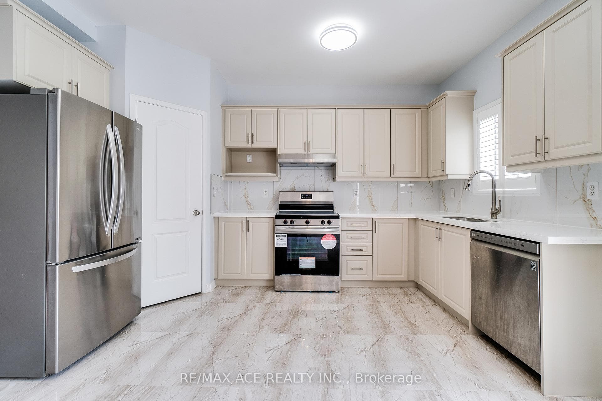 14 Castleford Drive photo 9