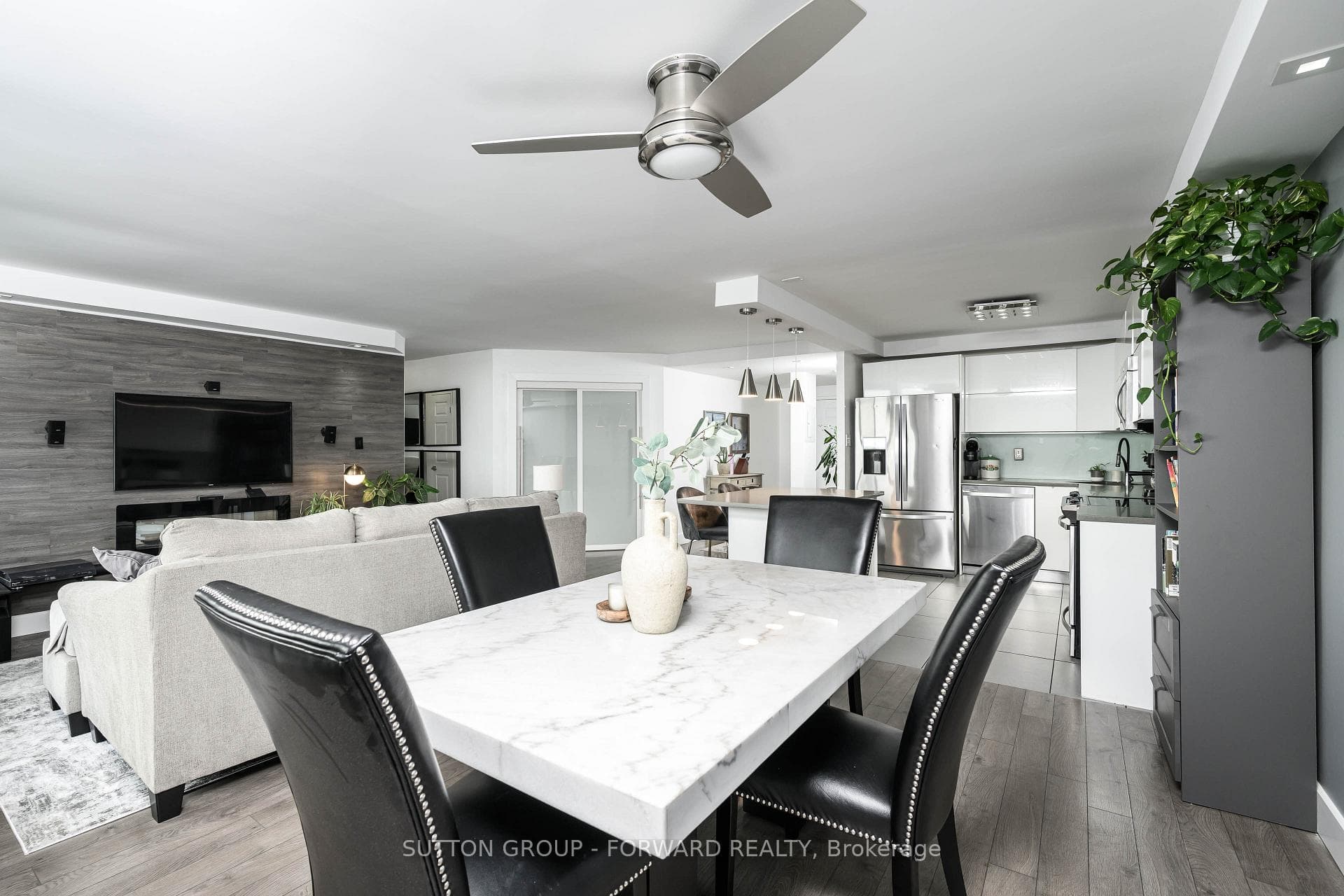 323 Colborne Street Unit 2701 photo 8