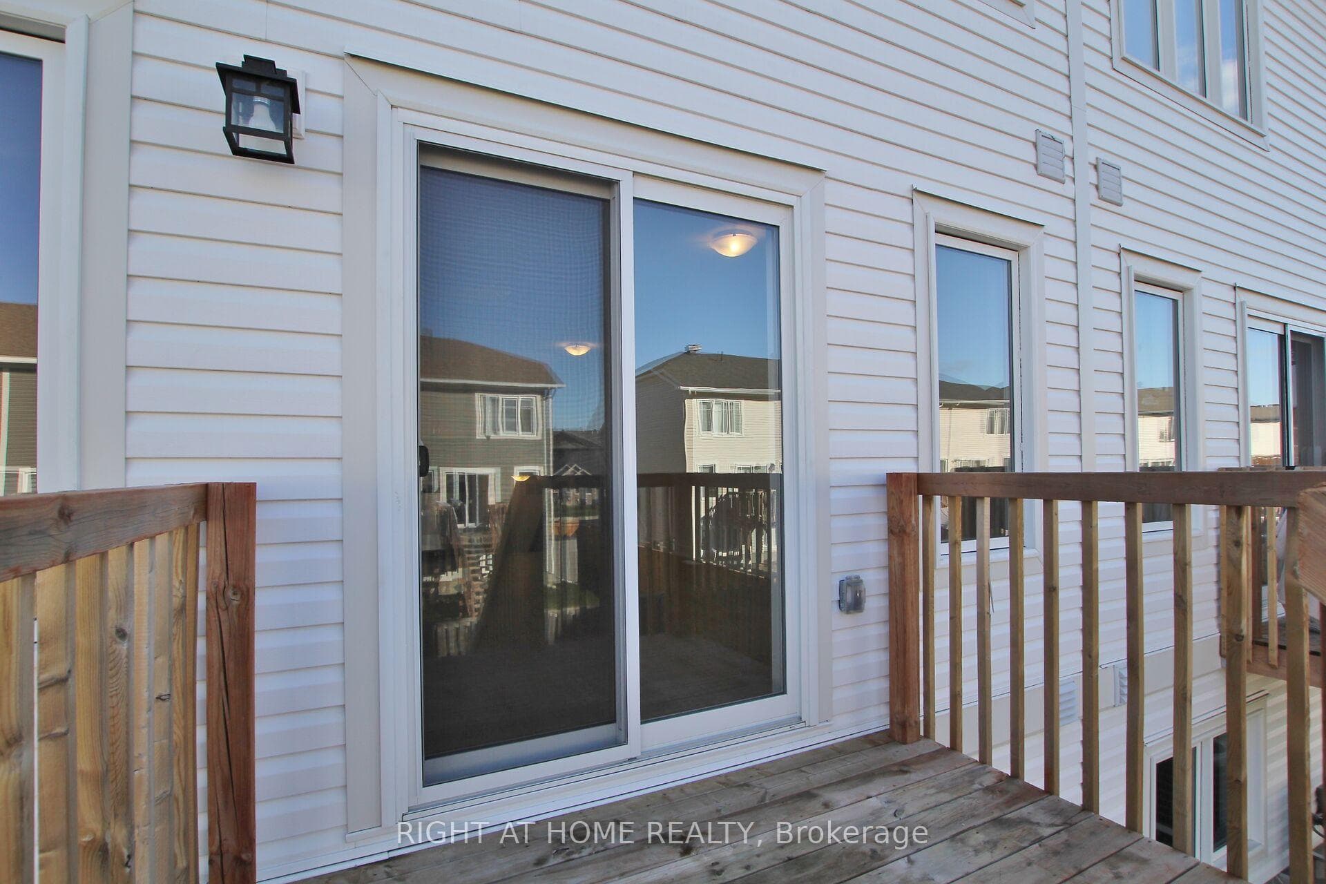 42 Whitcomb Crescent photo 33