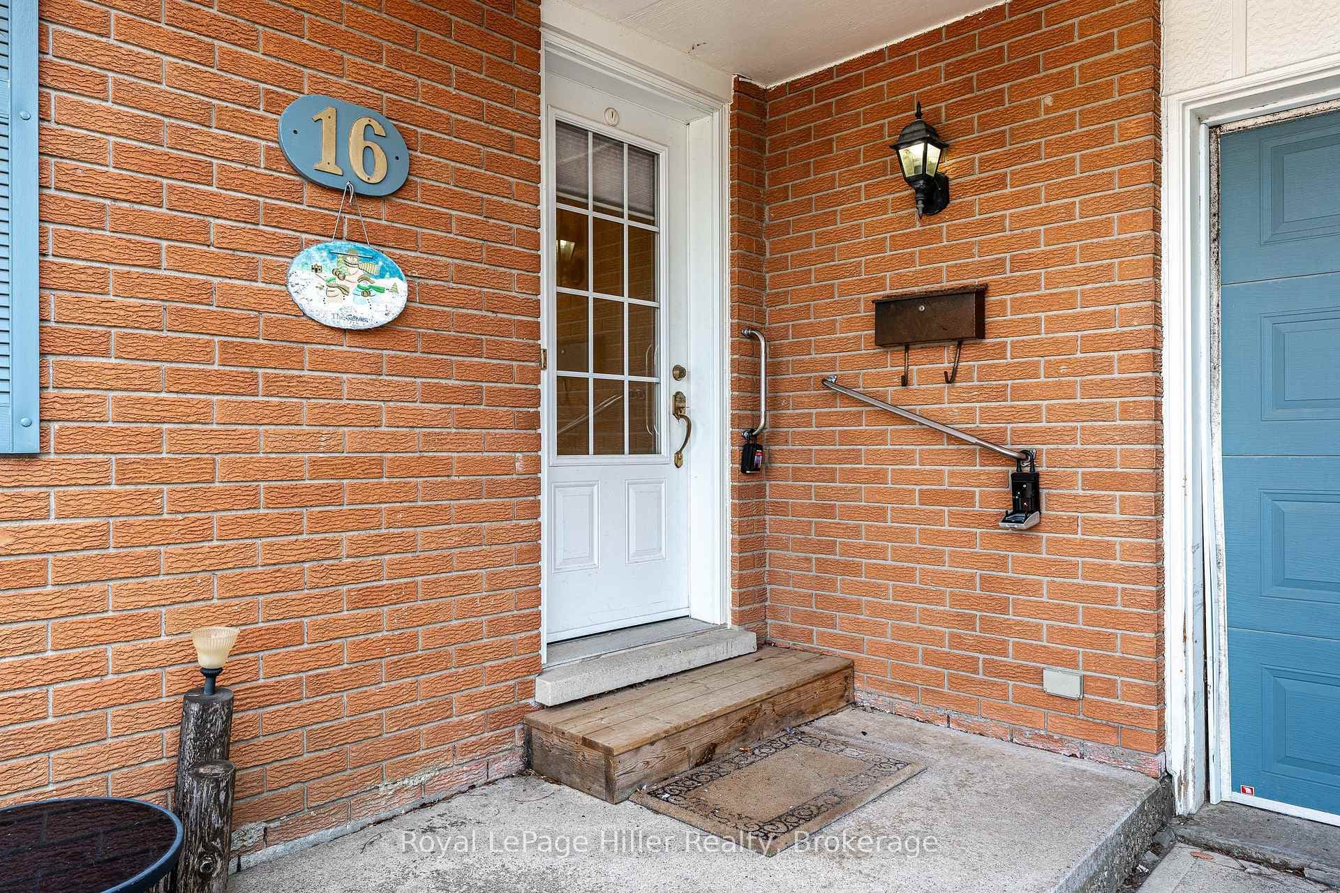 16 Park Lane Drive photo 4