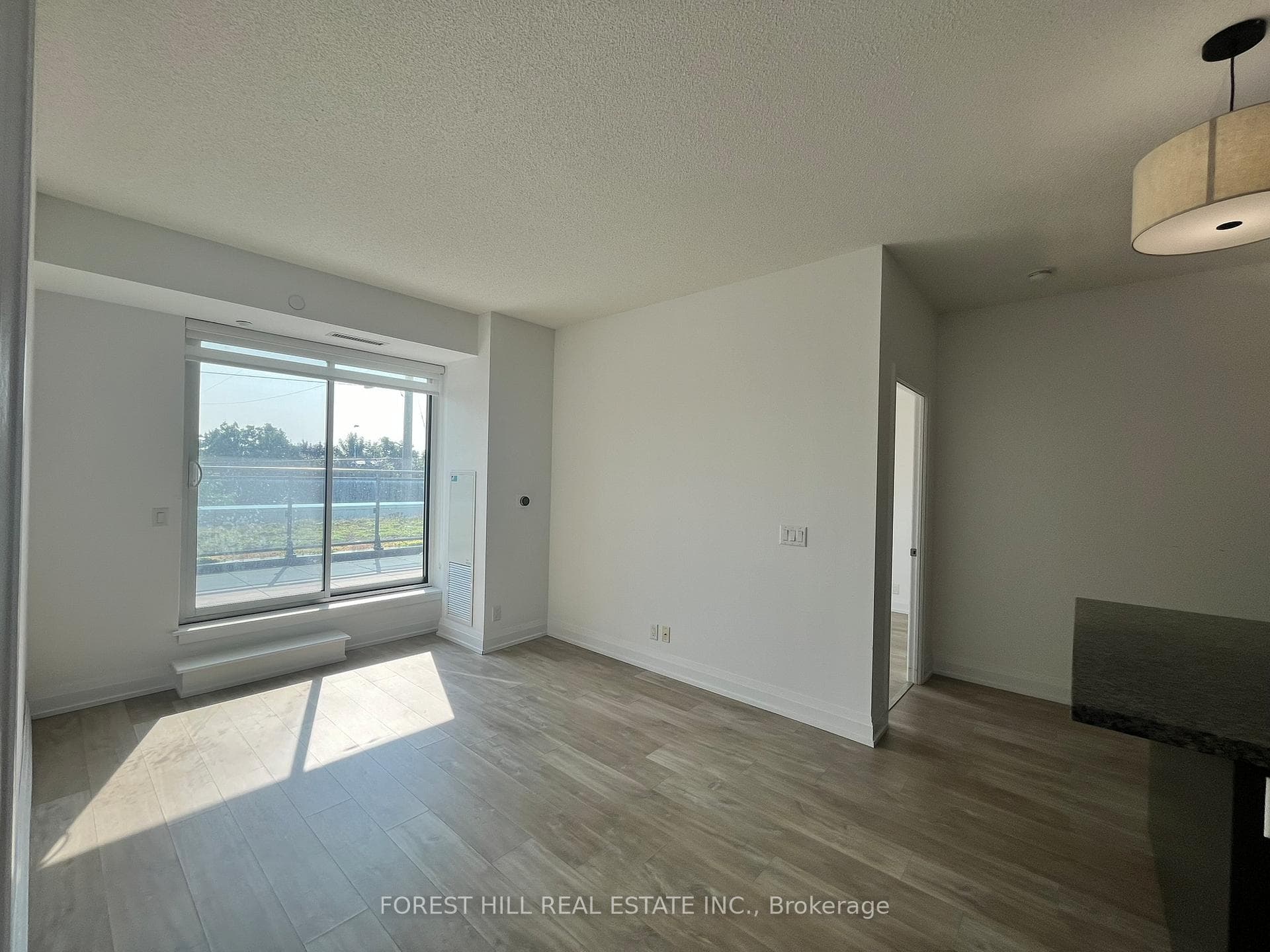 7890 Bathurst Street Unit 201 photo 8