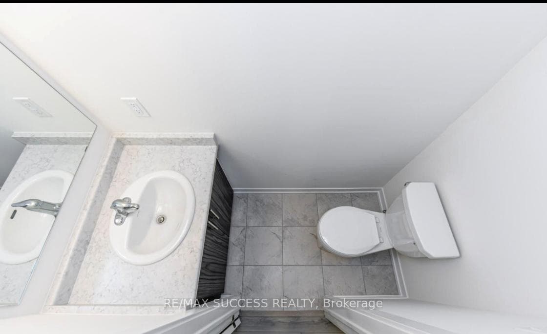 1538 Wellwood Terrace photo 11