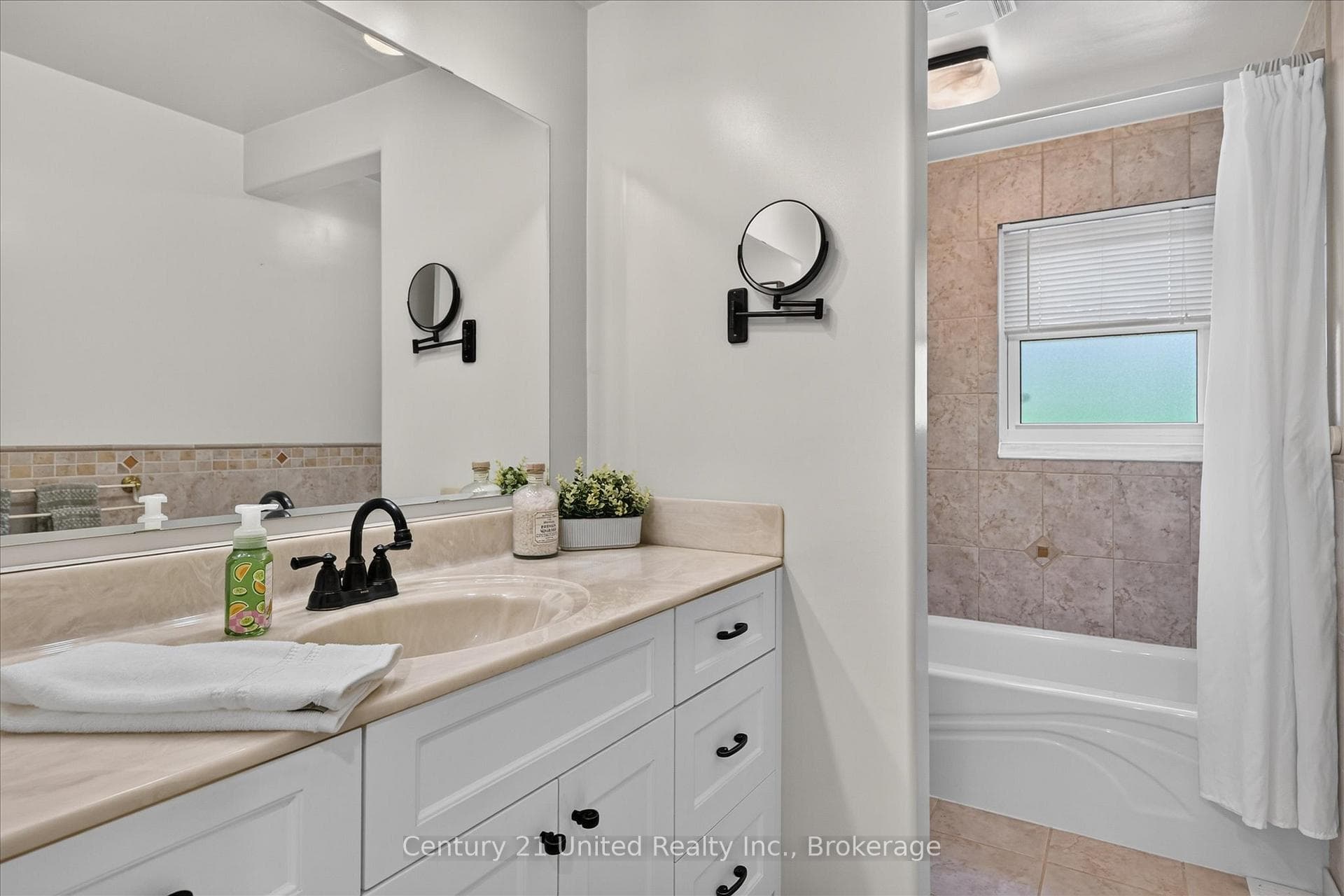 83 Nevin Avenue photo 43