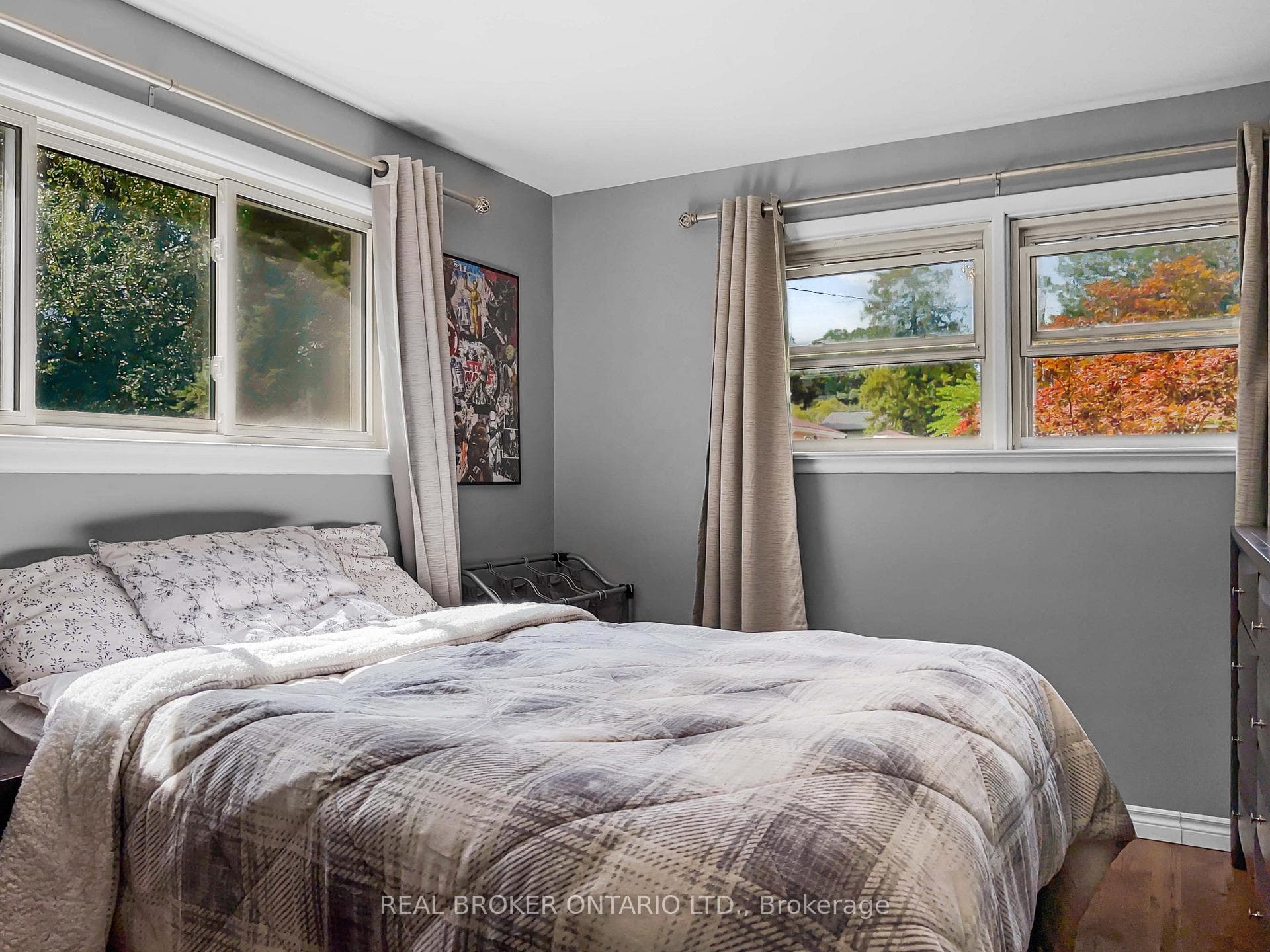 21 Richard Avenue photo 11