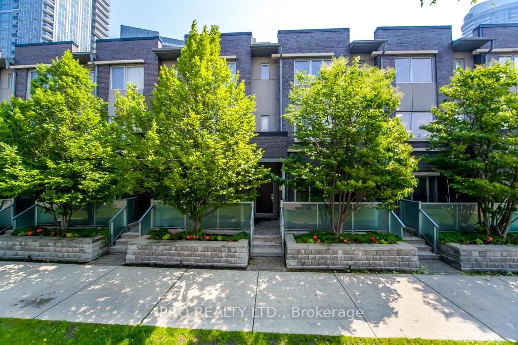 310 Village Green Square Unit 35 photo 1