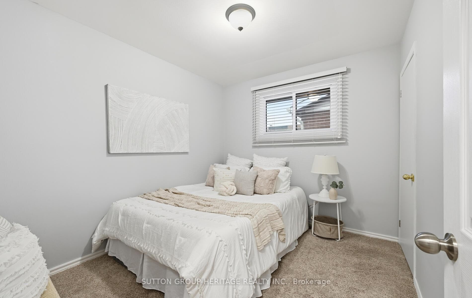 452 Elizabeth Street photo 17