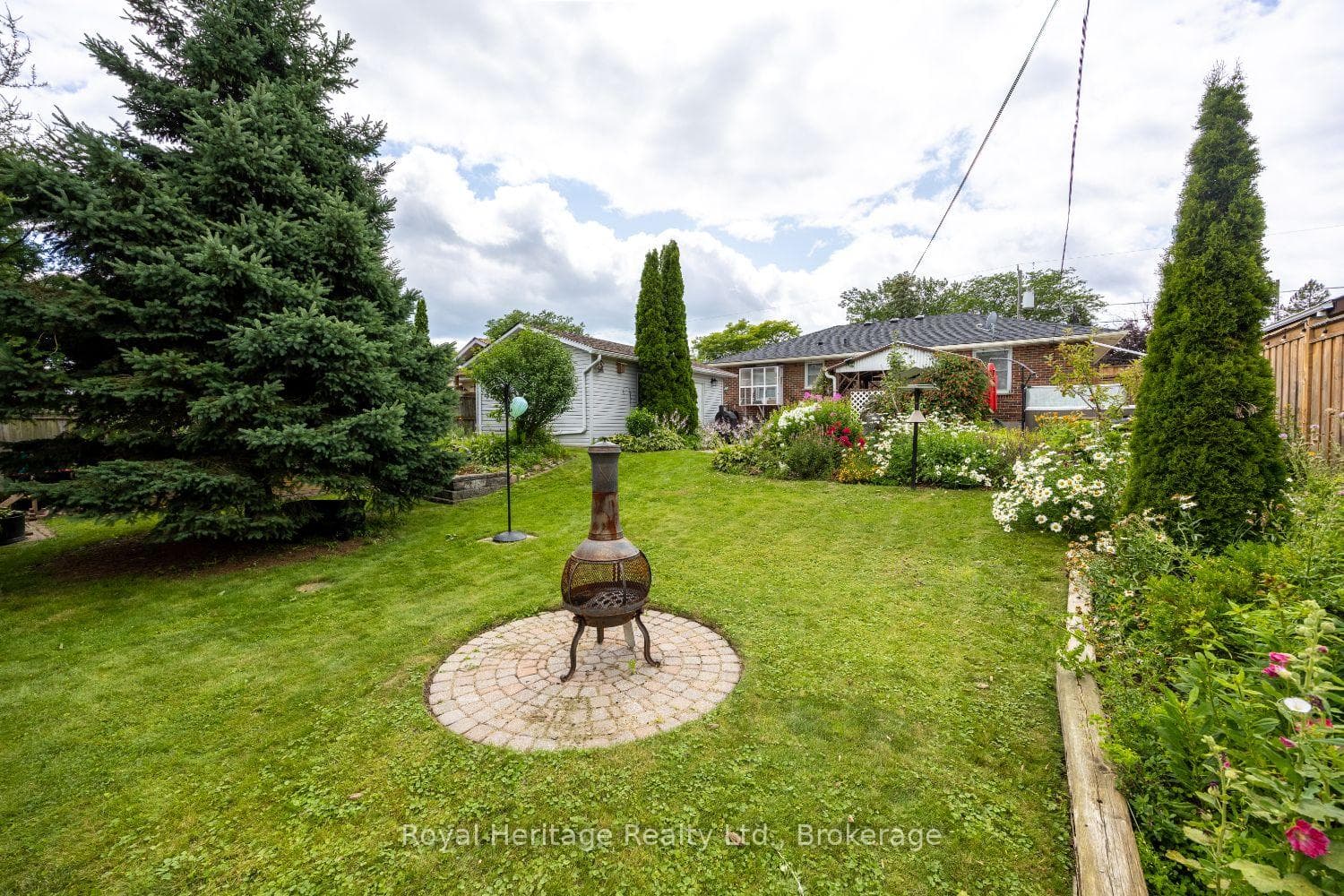 461 Gibbons Street photo 29