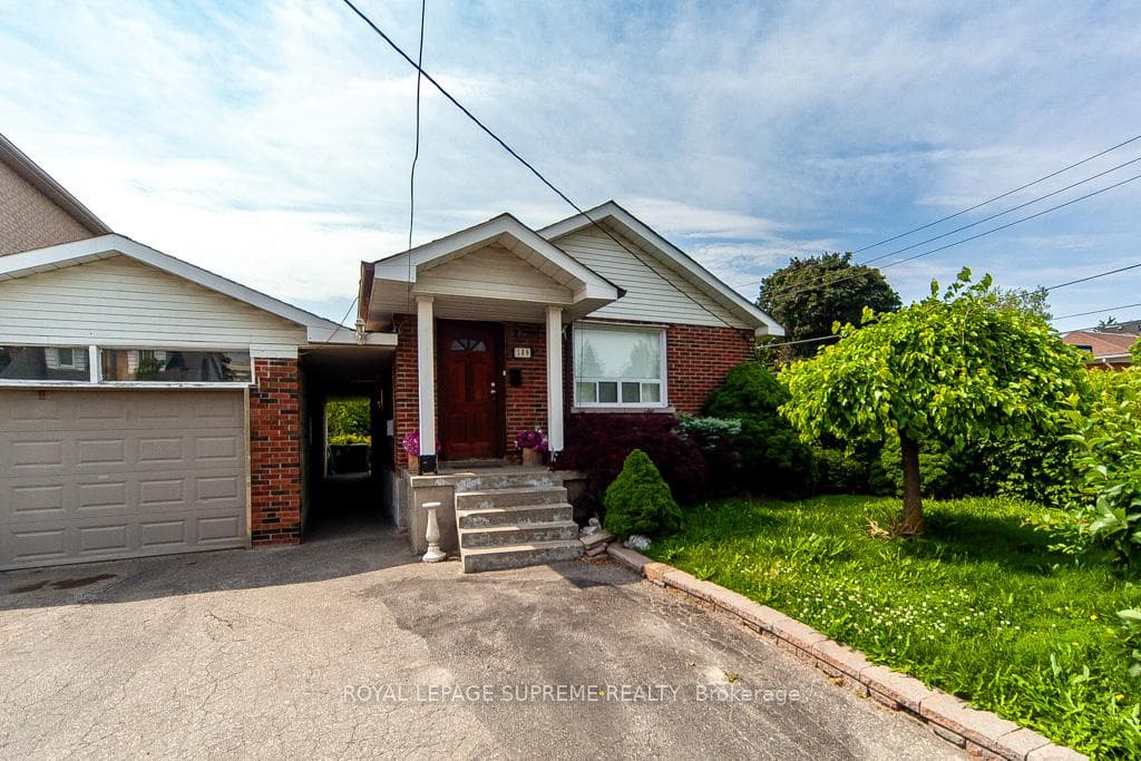109 Regina Avenue photo 4