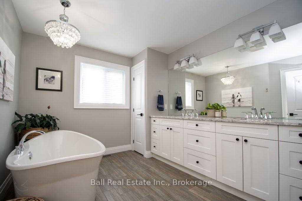 11 Kingdon Avenue photo 30