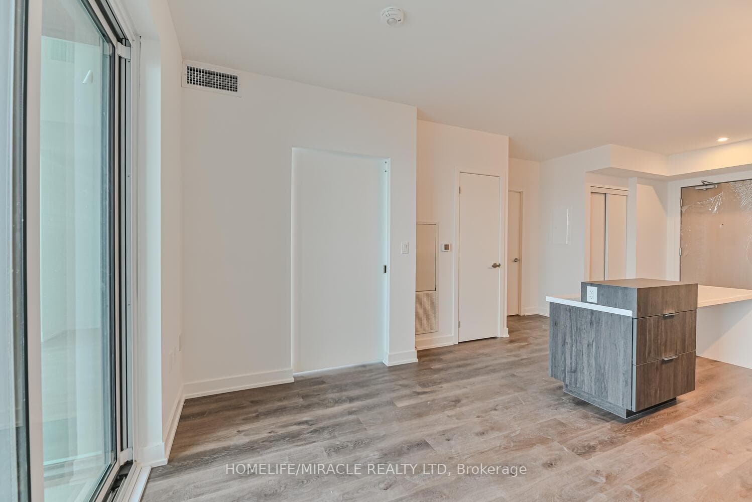 370 Martha Street Unit 1606 photo 17