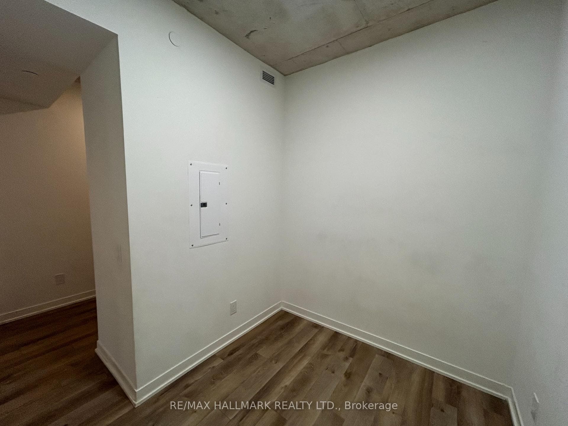 1808 St. Clair Avenue Unit 304 photo 19