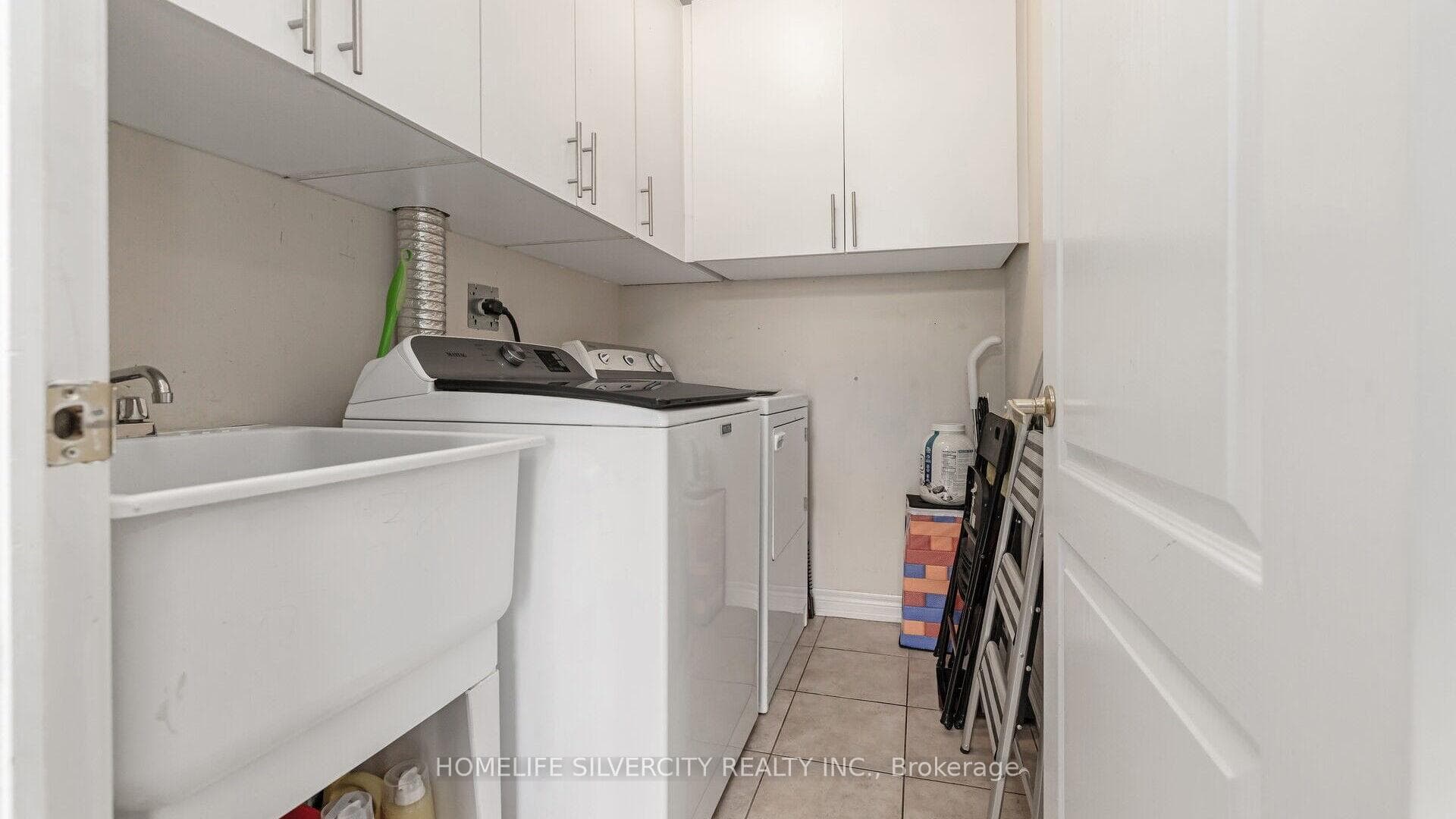 97 Seahorse Avenue photo 9