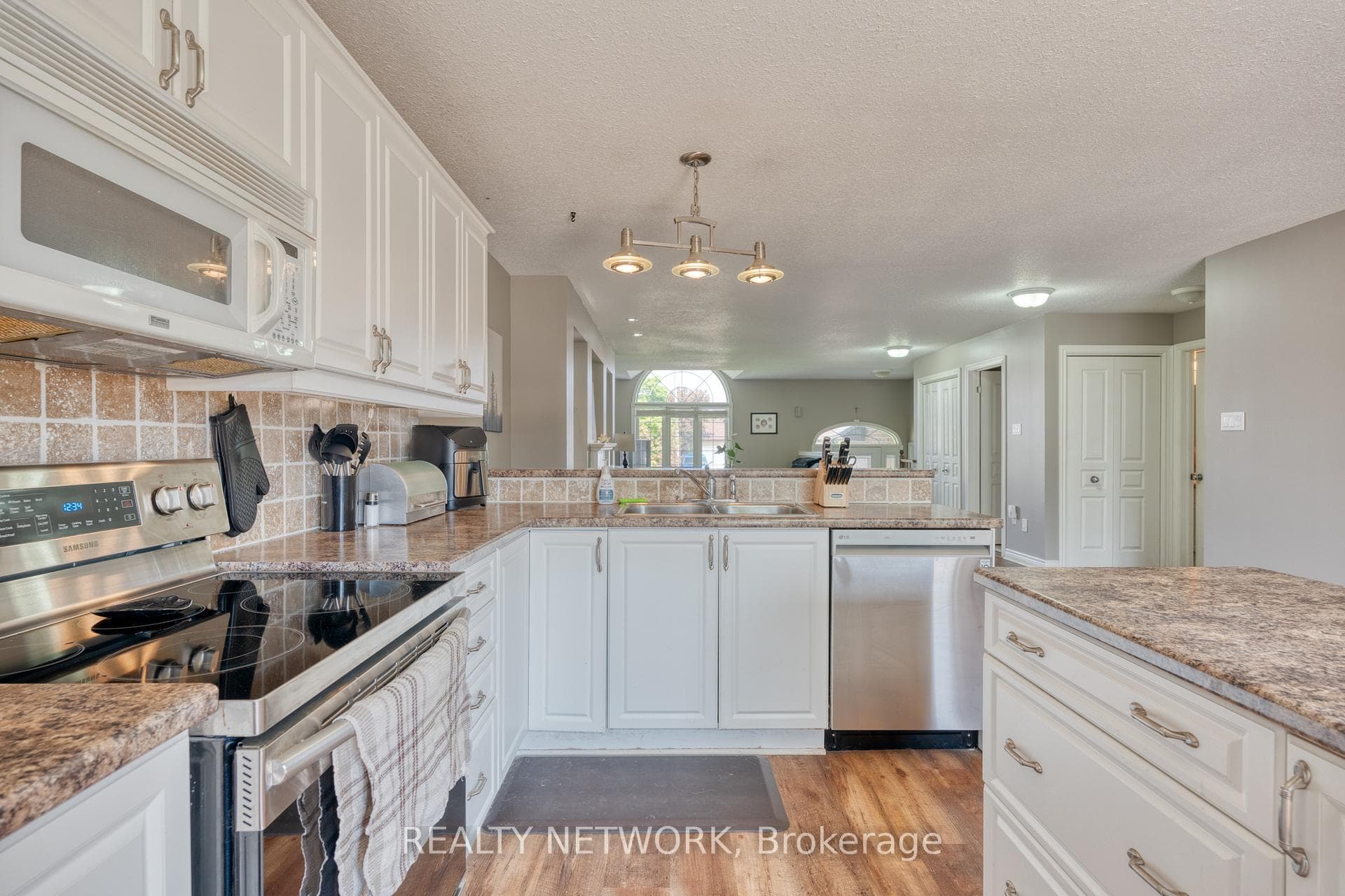 117 Oakdale Boulevard photo 15