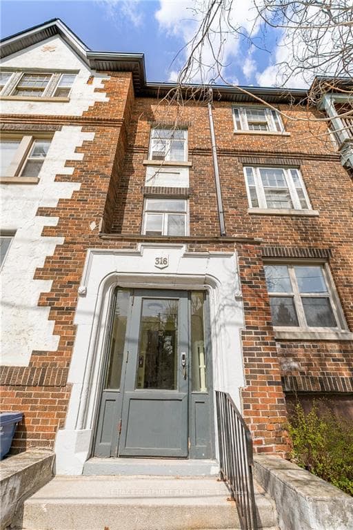 316 ABERDEEN Avenue Unit 7 photo 4