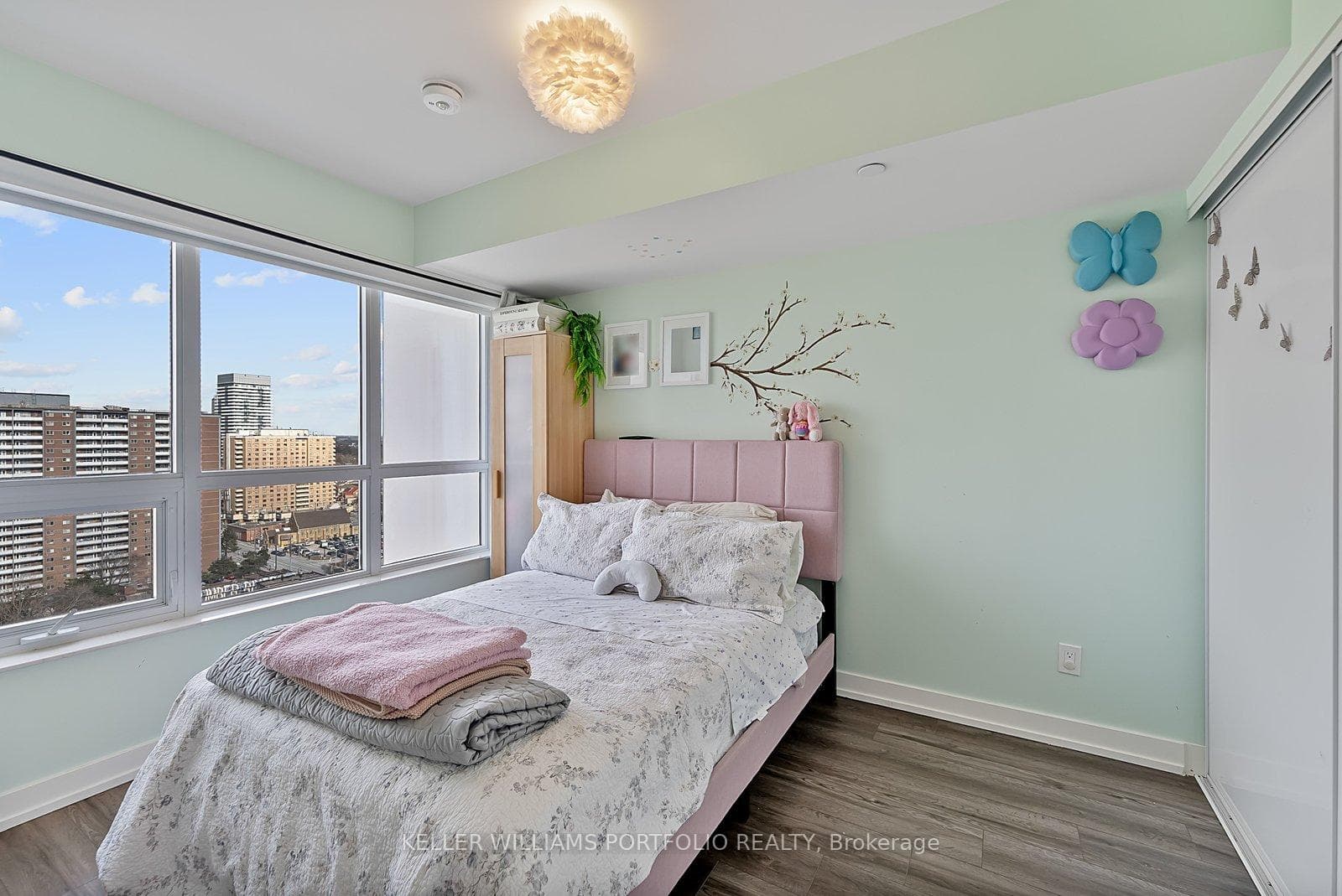 10 Wilby Crescent Unit 1807 photo 14