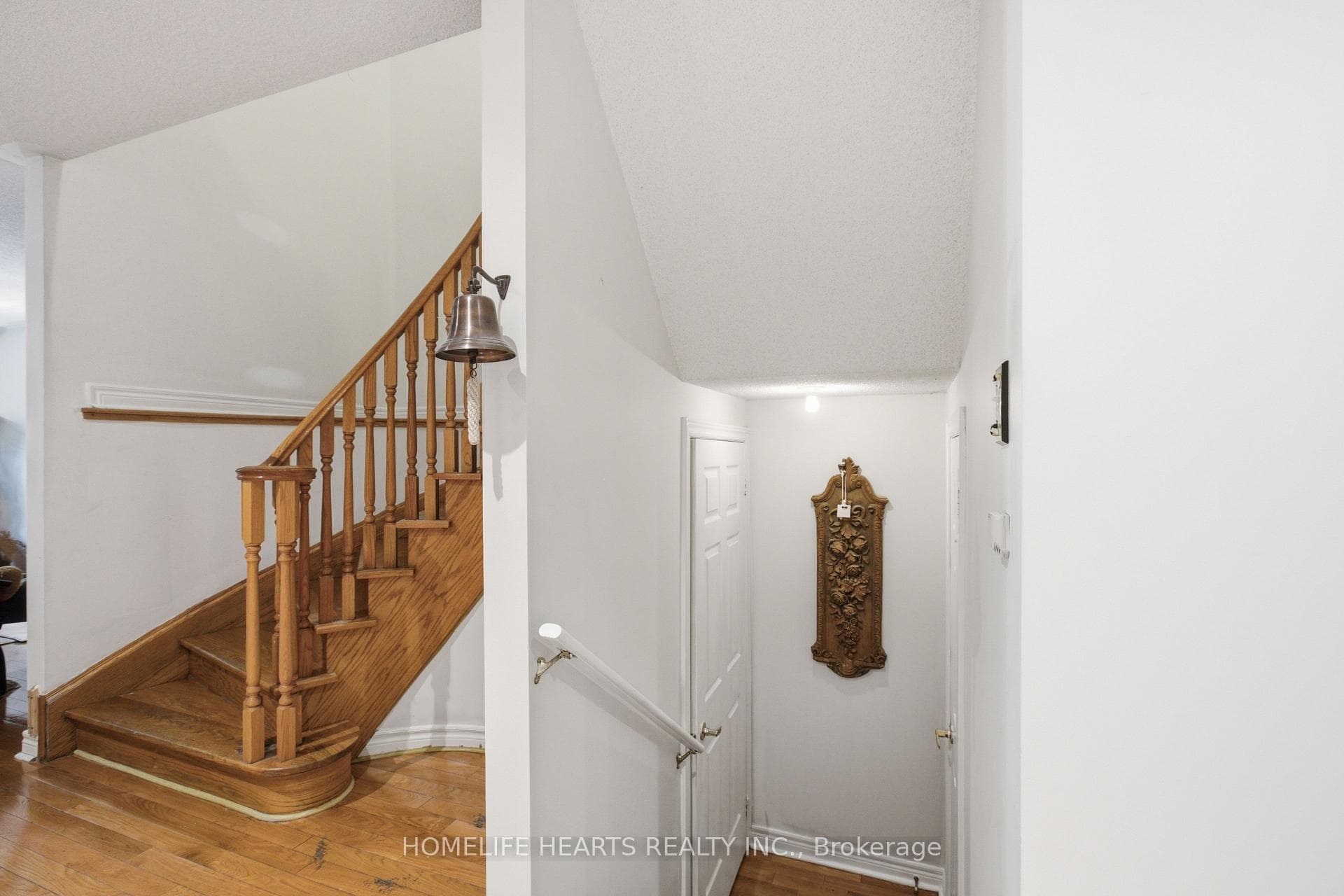 1077 Knotty Pine Grove photo 8