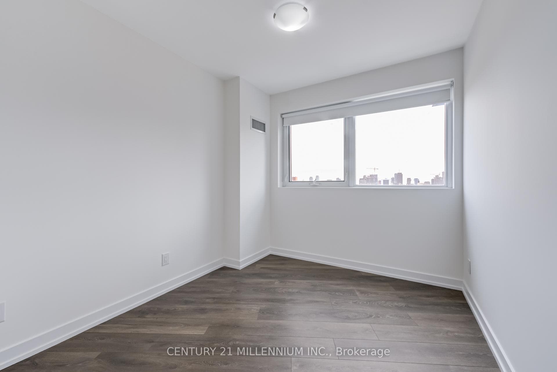 159 Wellesley Street Unit 708 photo 25