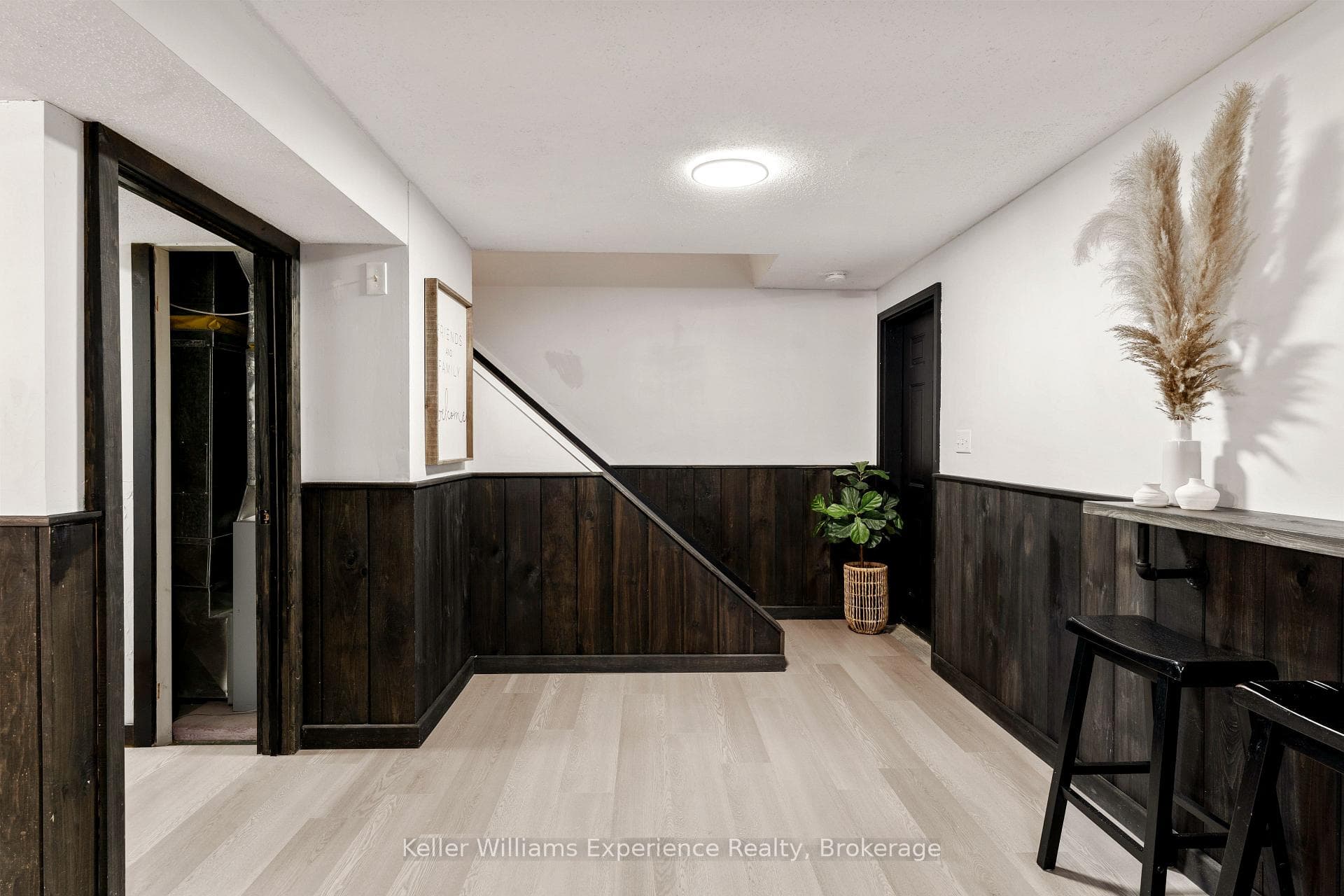 110 Mary Avenue photo 24