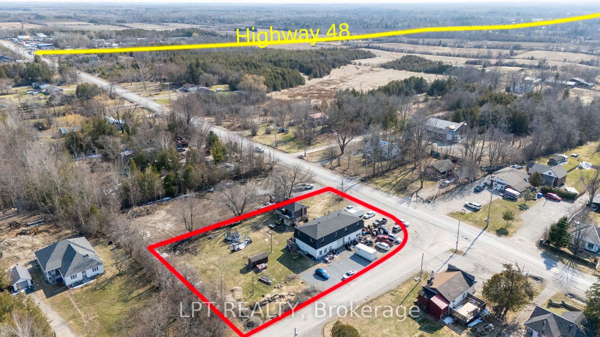 Welcome To 22985 Lakeridge Road!
