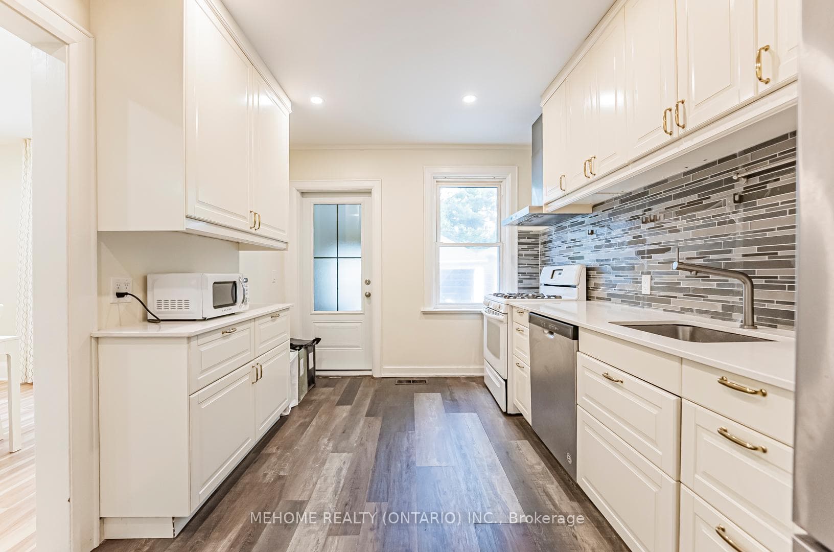 558 Hillsdale Avenue photo 10