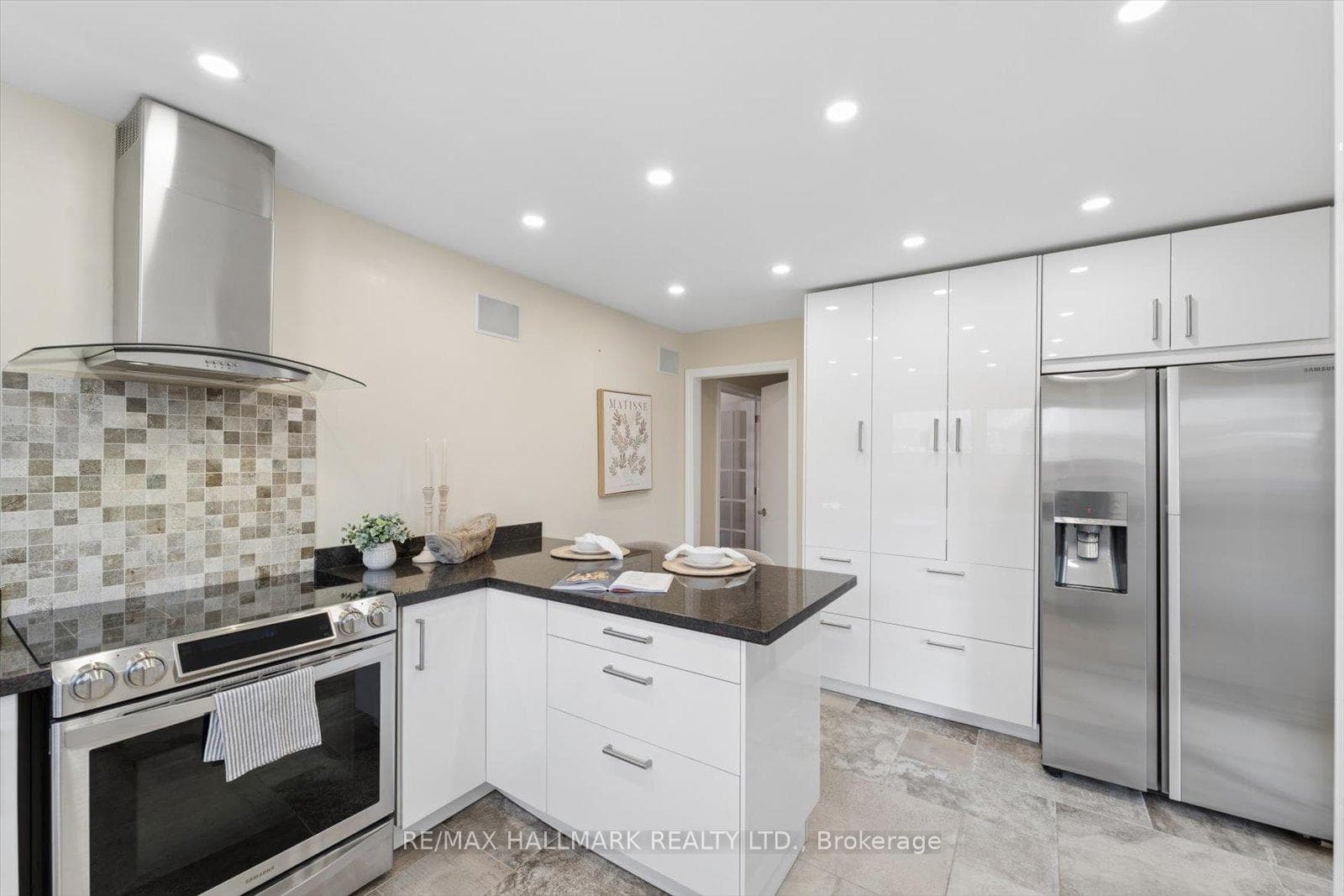 1156 Gloucester Square photo 11