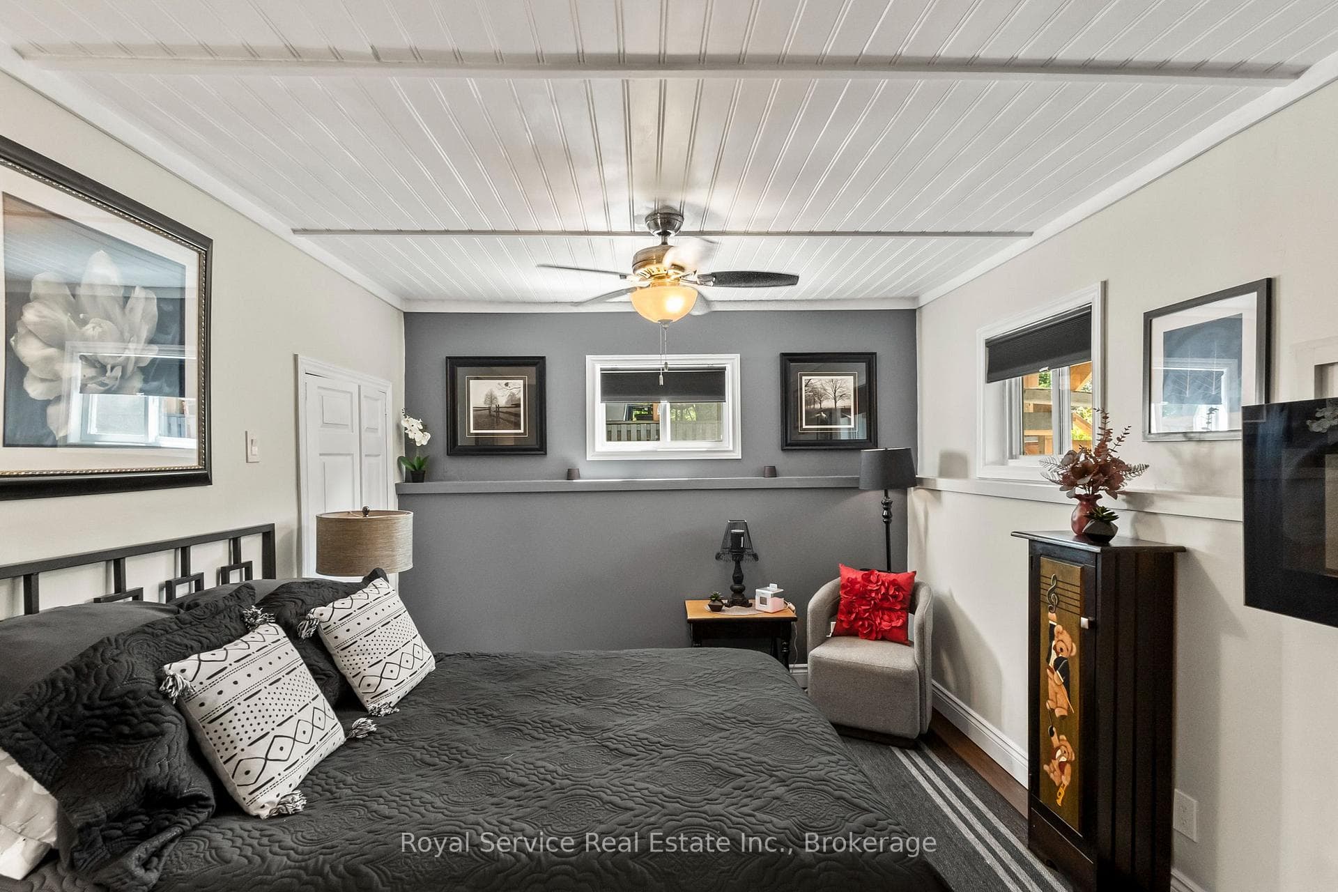 876 Hutchison Drive photo 32