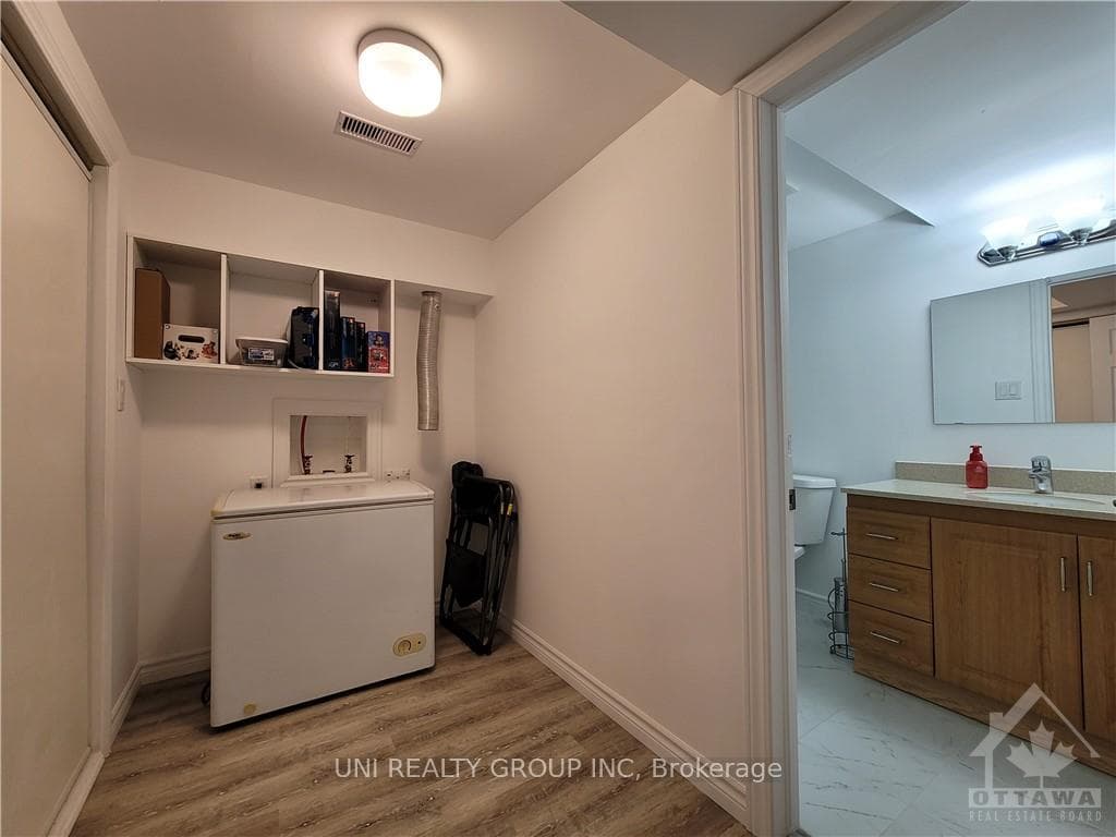 527 FLAGSTAFF Drive photo 16
