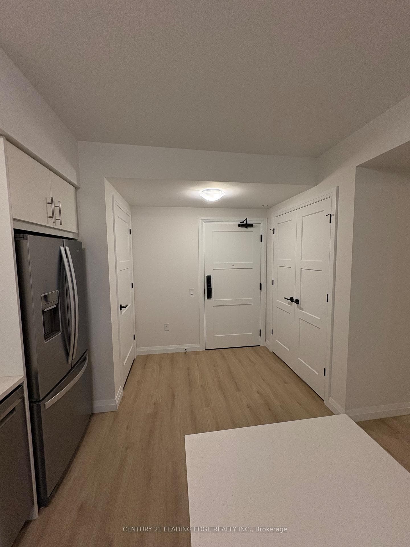 93 Arthur Street Unit 809 photo 5