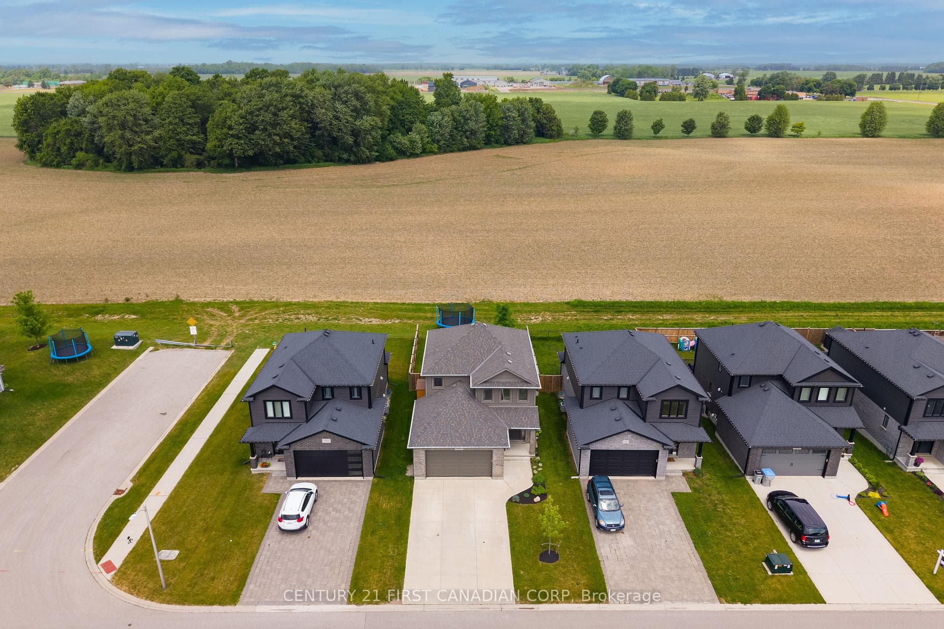 148 Gilmour Drive photo 40