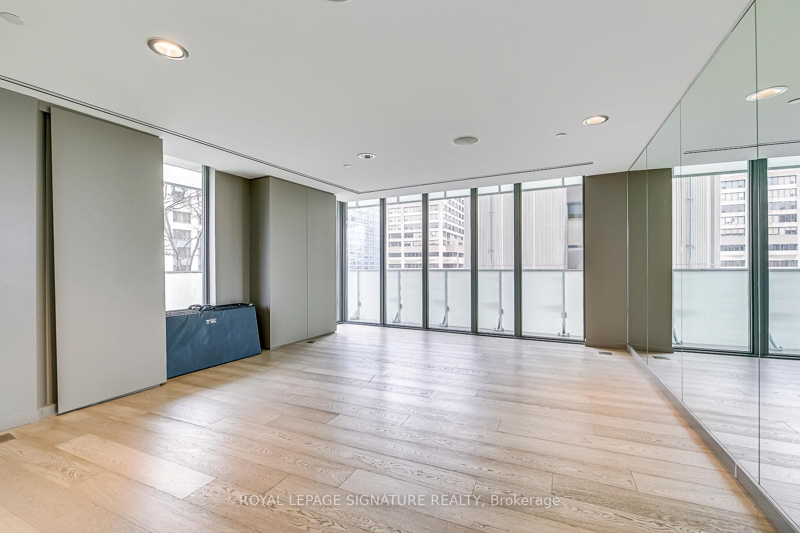 200 Bloor Street Unit 401 photo 42