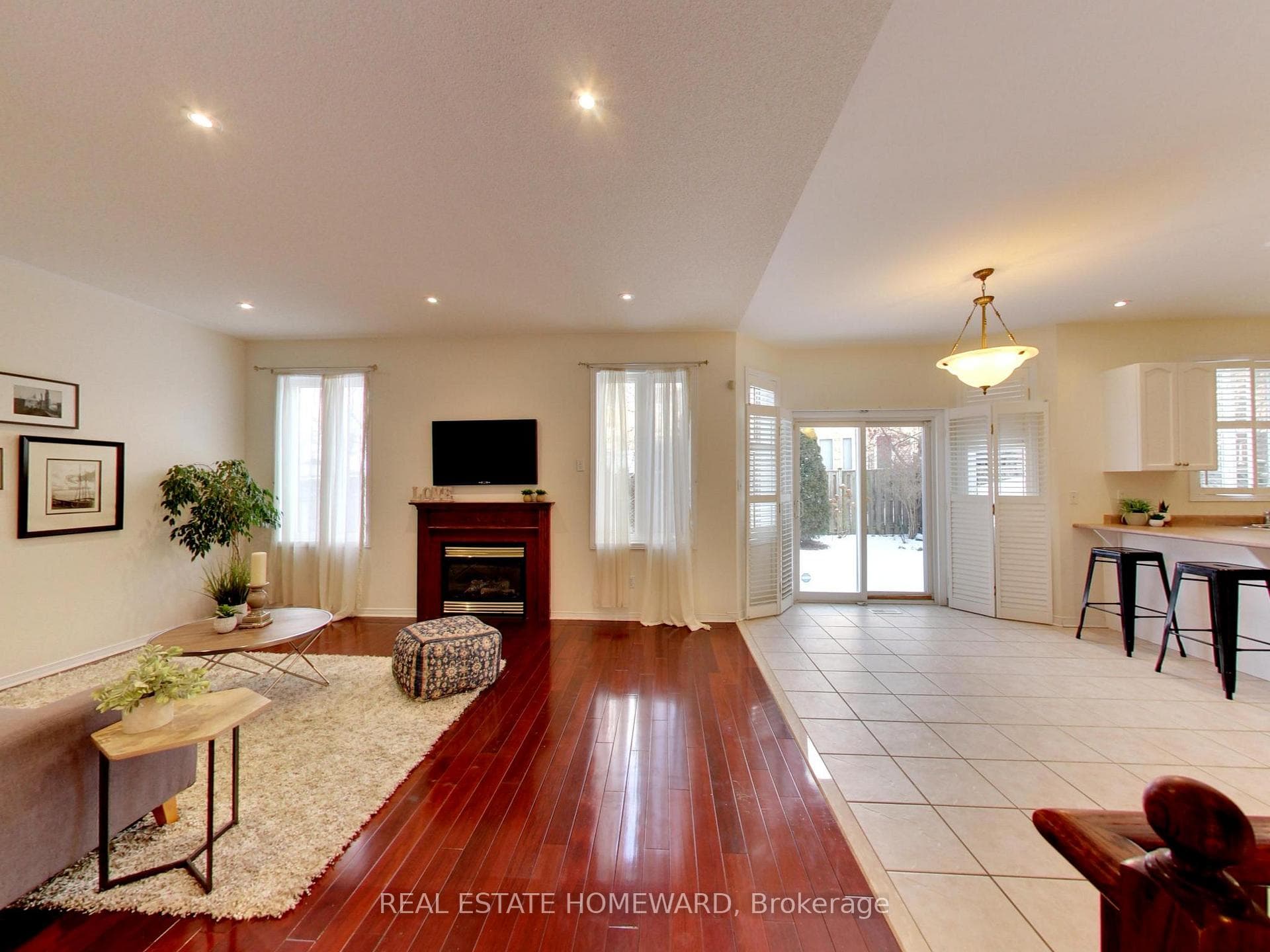 Family and Breakfast Rooms