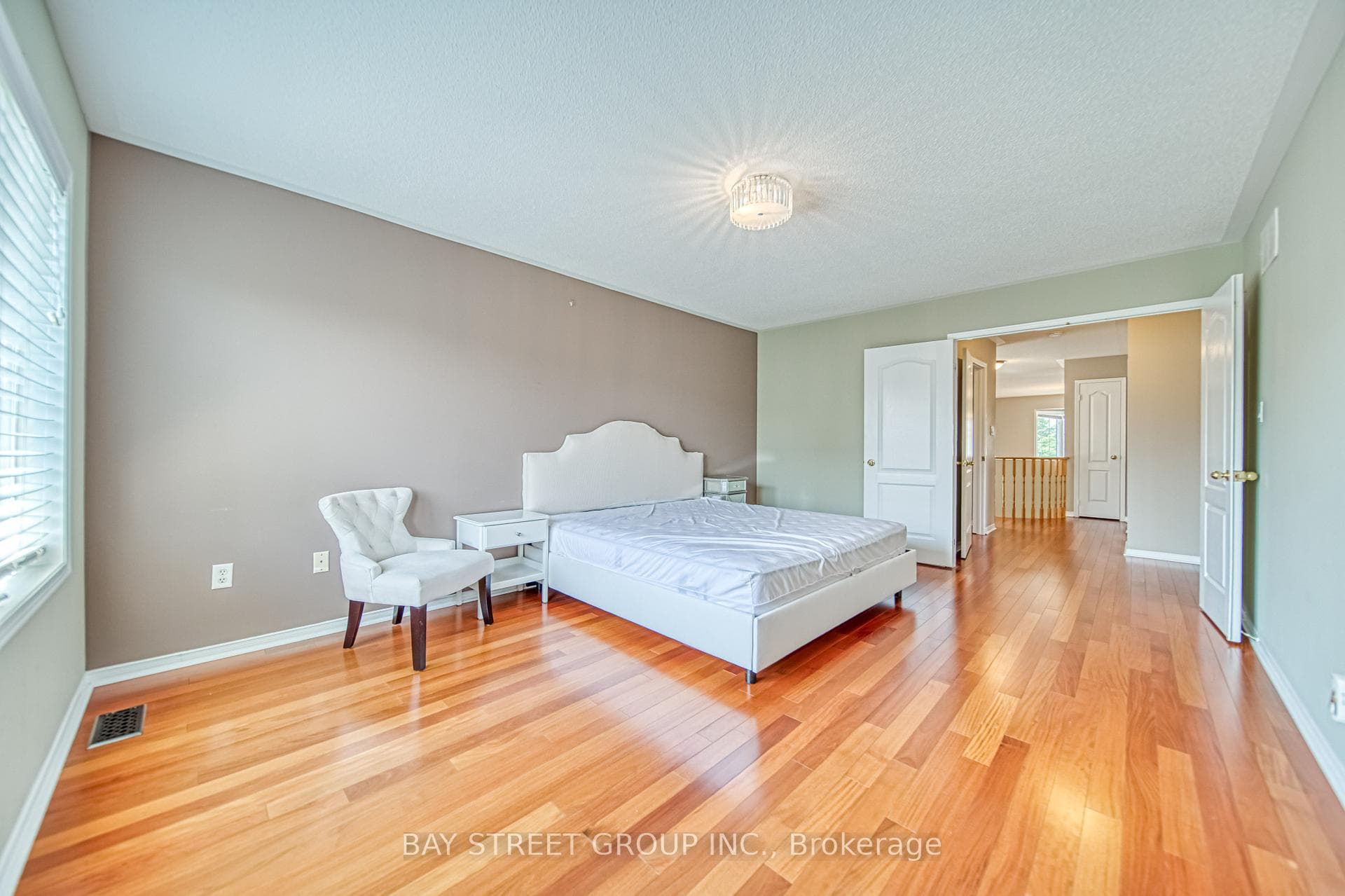 77 Weatherill Road photo 20