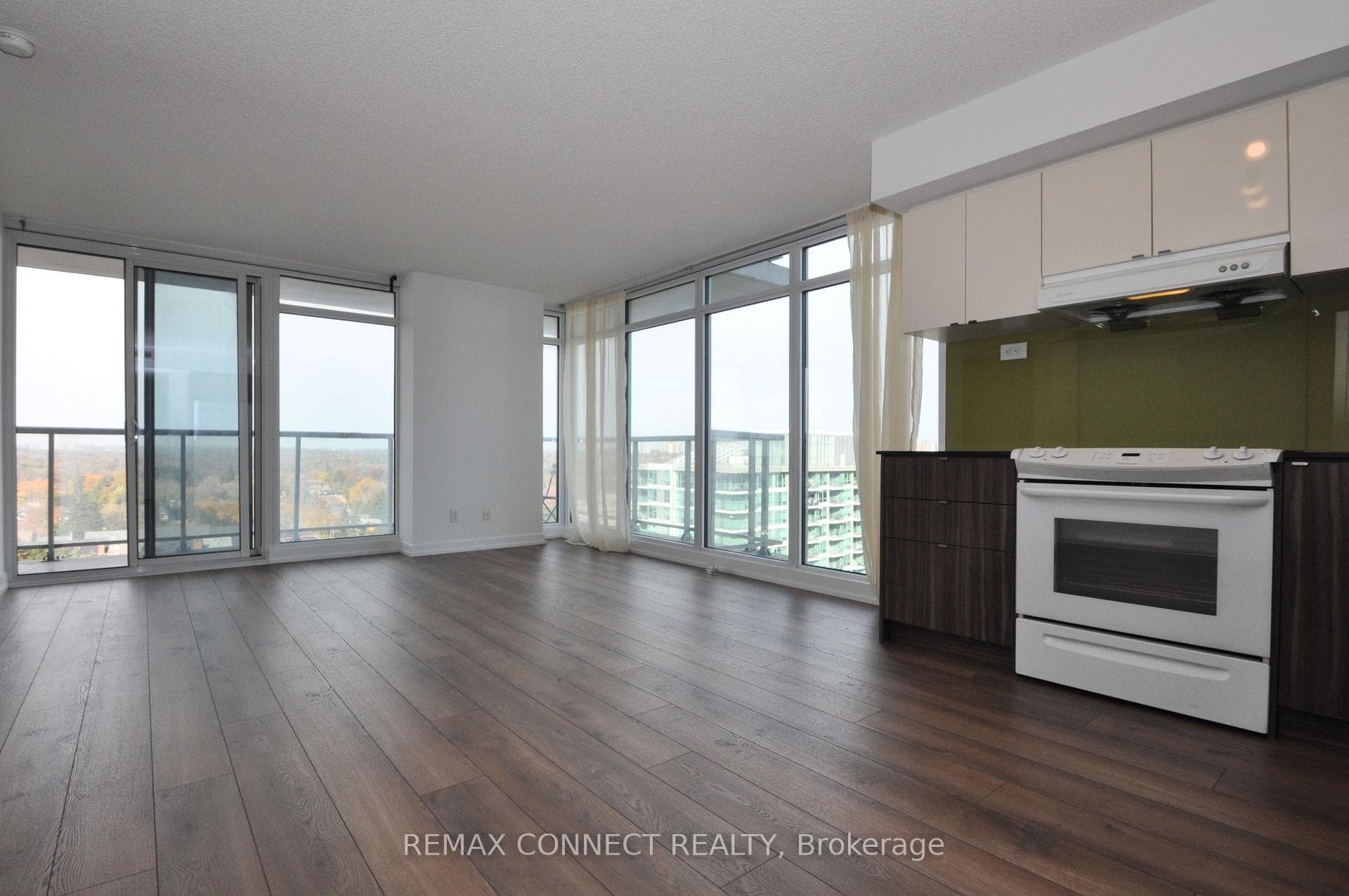 72 Esther Shiner Boulevard Unit 1512 photo 14