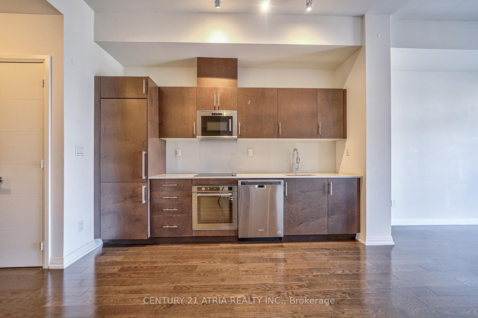 460 Adelaide Street Unit 809 photo 11