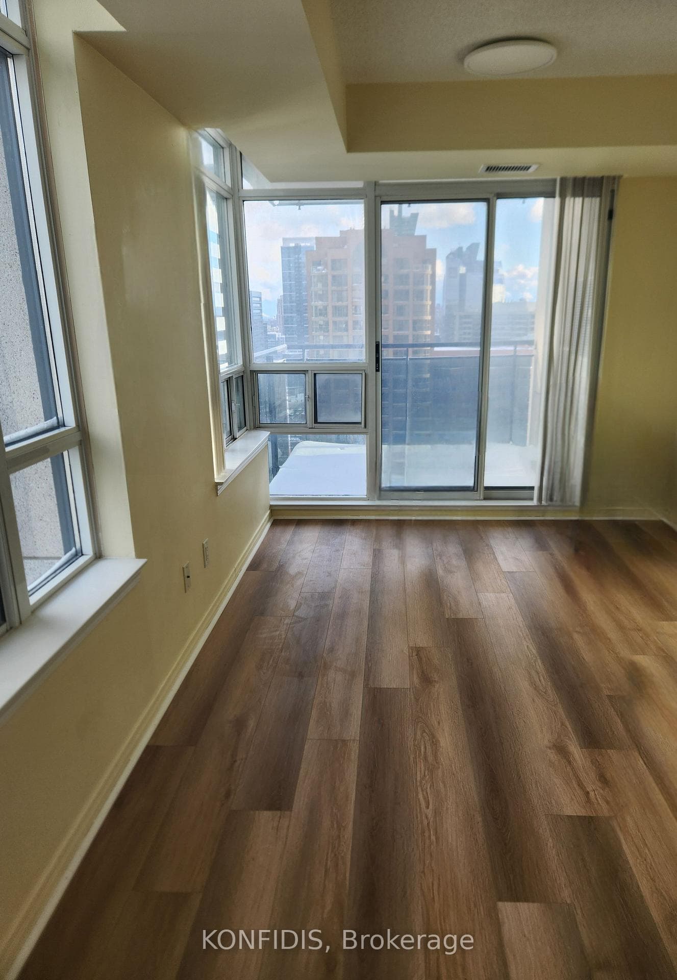 155 Beecroft Road Unit 2815 photo 13