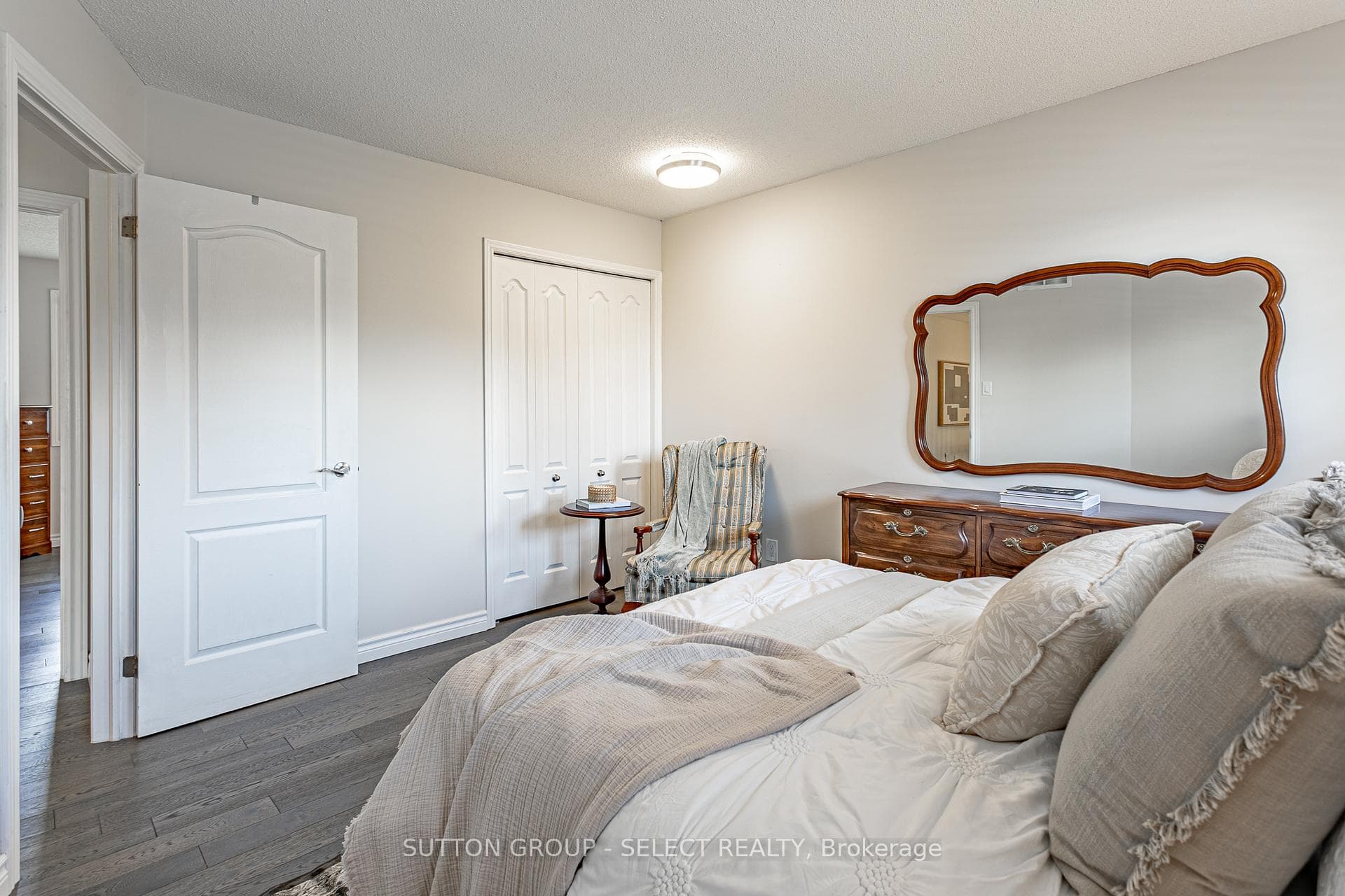 1 DERWENT Road photo 19