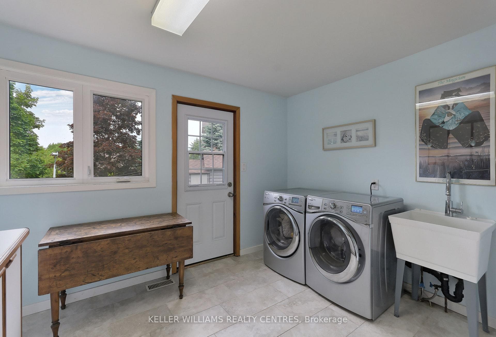 16 Acton Road photo 22