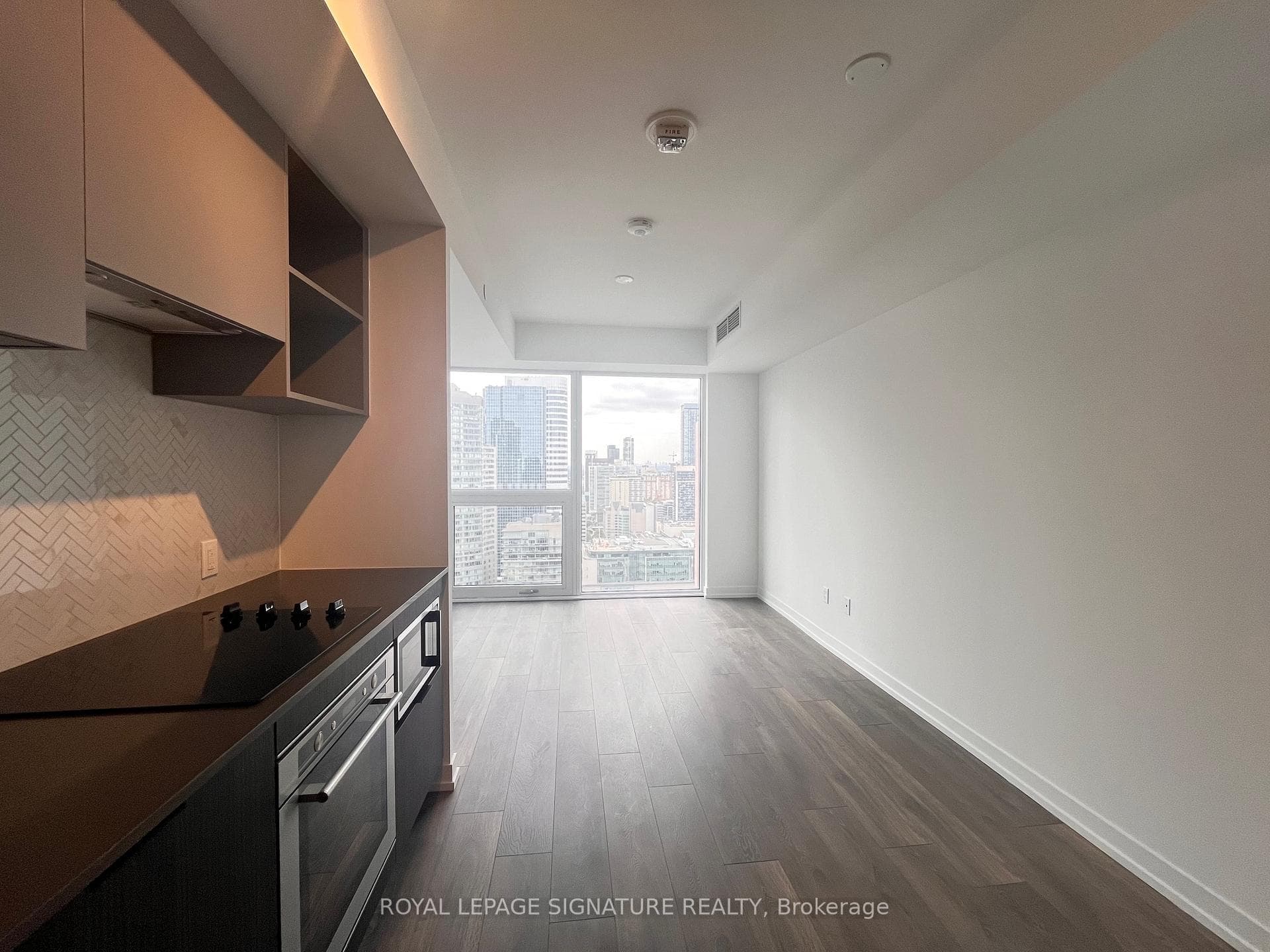 82 Dalhousie Street Unit 3708 photo 3