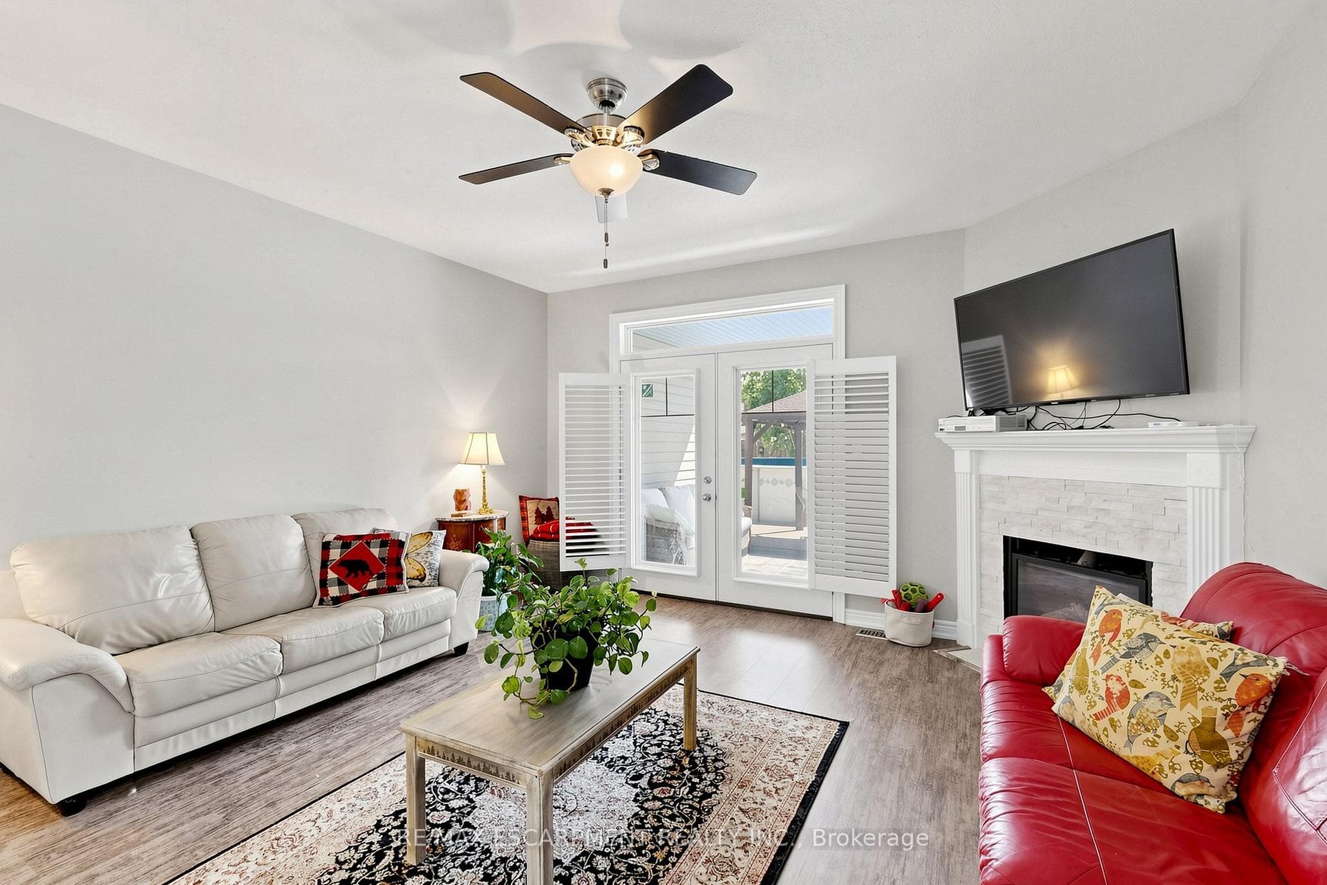 18 GATEWAY Avenue photo 12