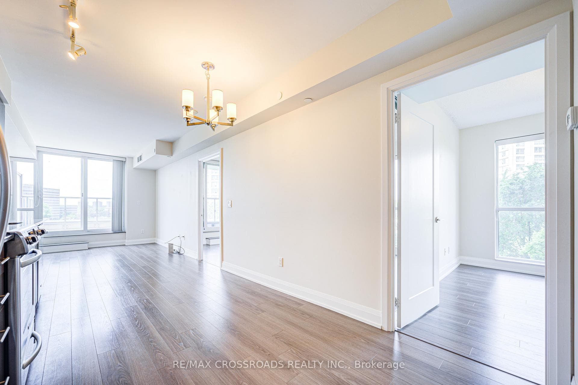 18 Graydon Hall Drive Unit 303 photo 8