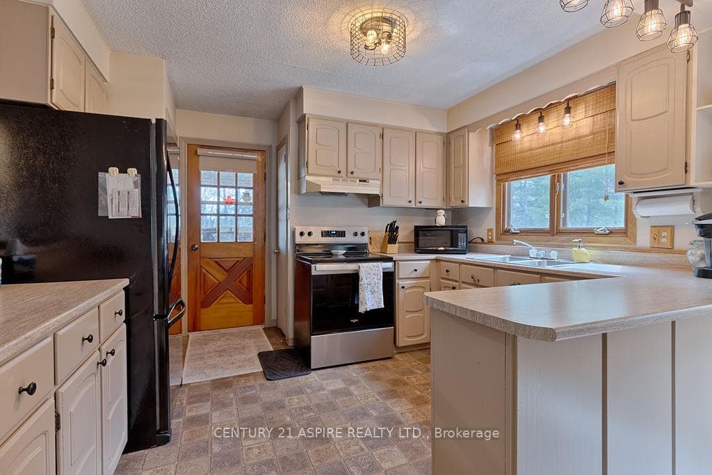 212 Eichstaedt Road photo 12