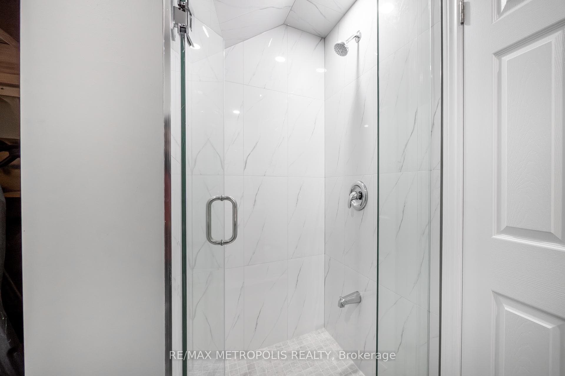 127 Mcphail Avenue photo 41