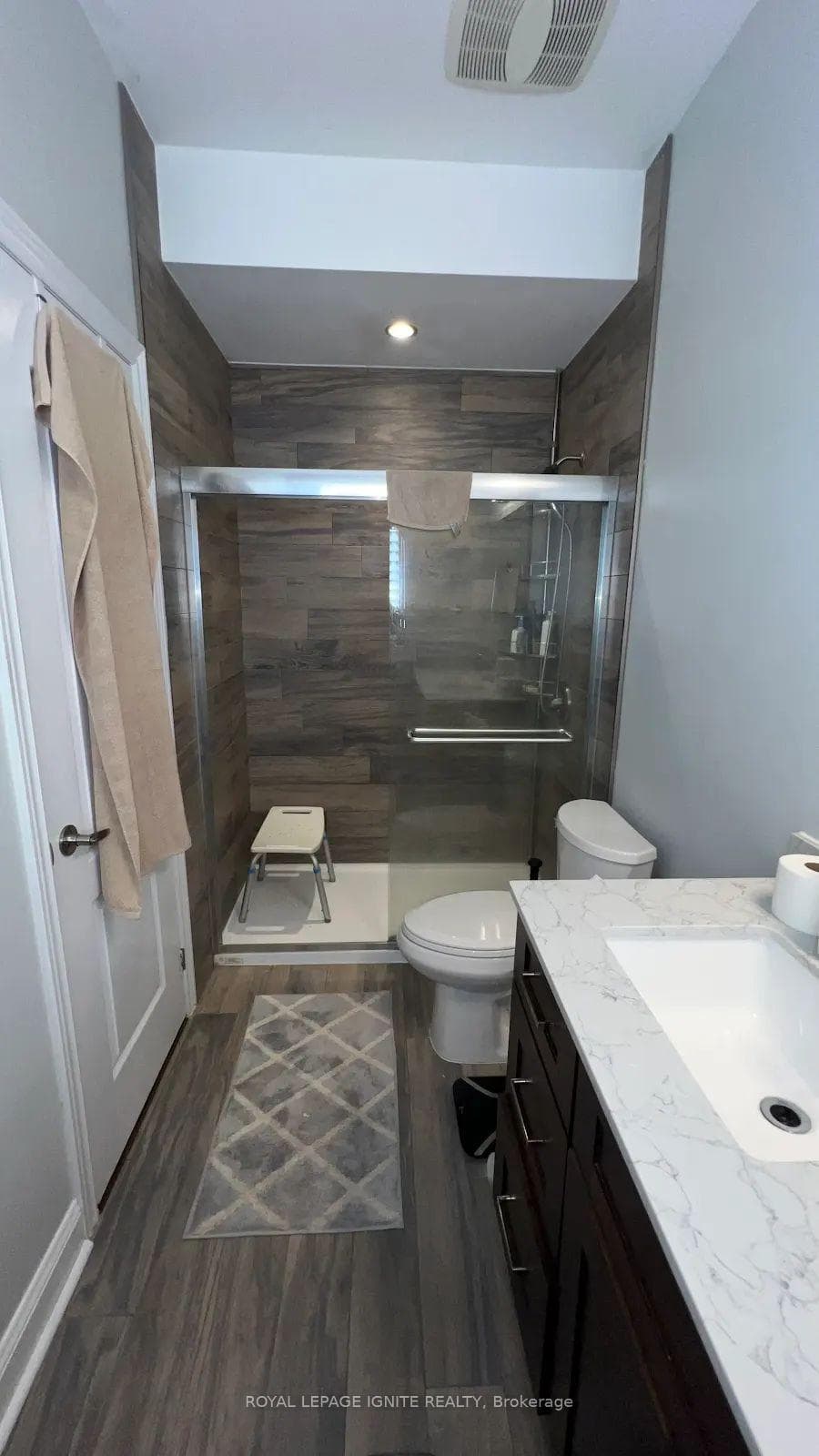 88 Baycliffe Drive photo 9