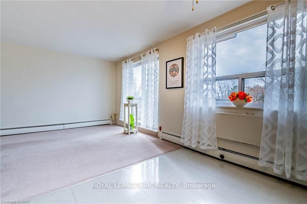 485 THOROLD Road Unit 306 photo 23